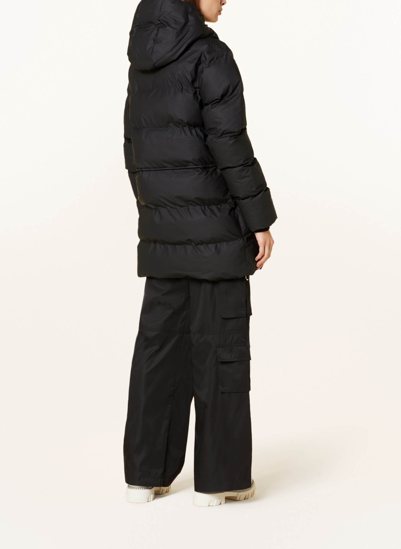 RAINS Steppjacke ALTA PUFFER PARKA: SCHWARZ