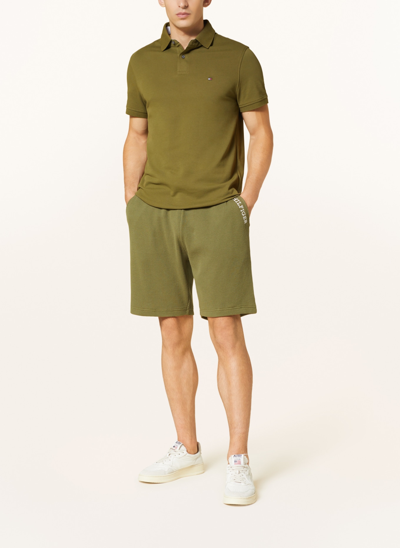 TOMMY HILFIGER Lounge-Shorts, Farbe: OLIV (Bild 2)