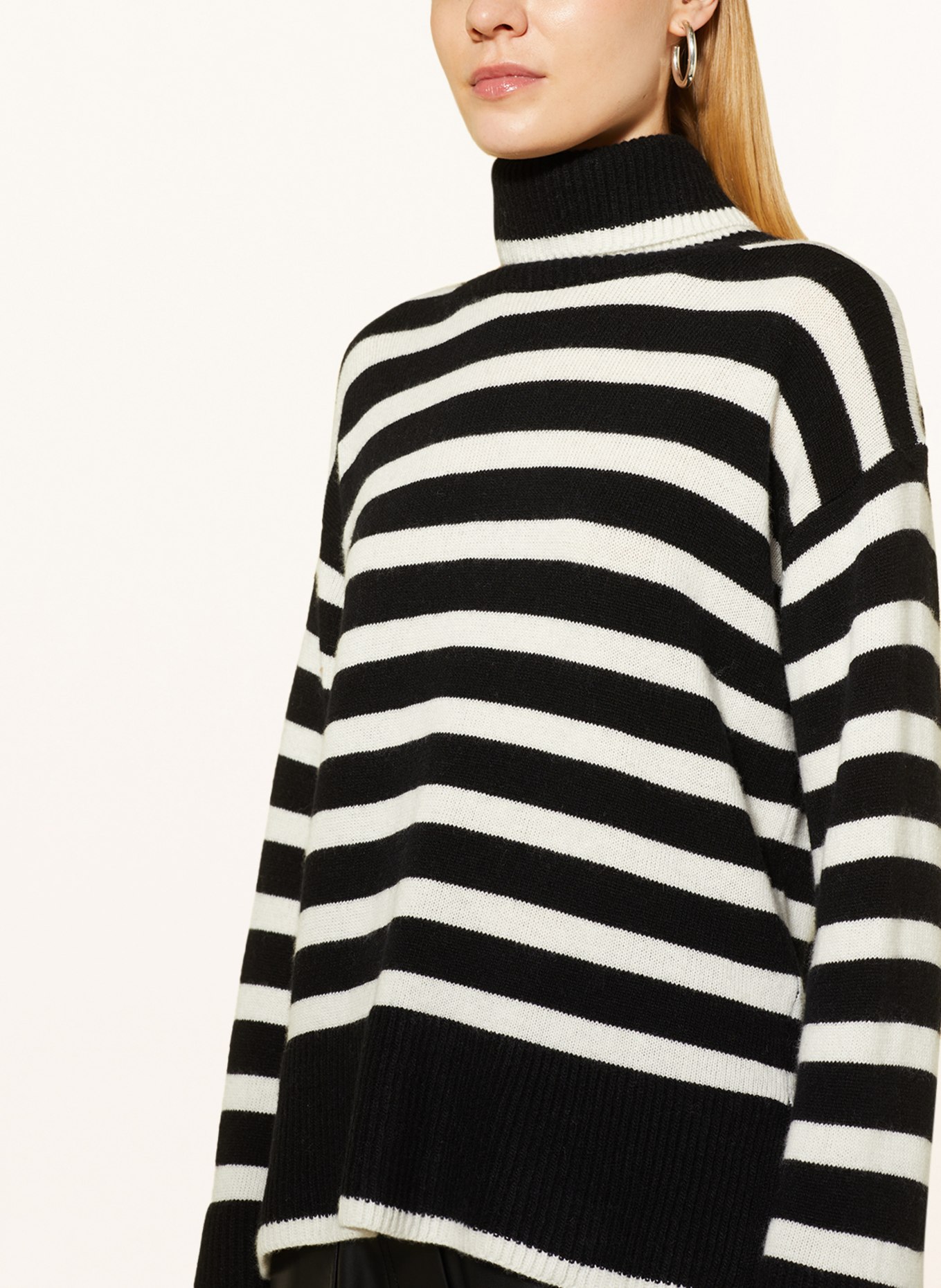 darling harbour Turtleneck sweater, Color: BLACK/ CREAM (Image 4)