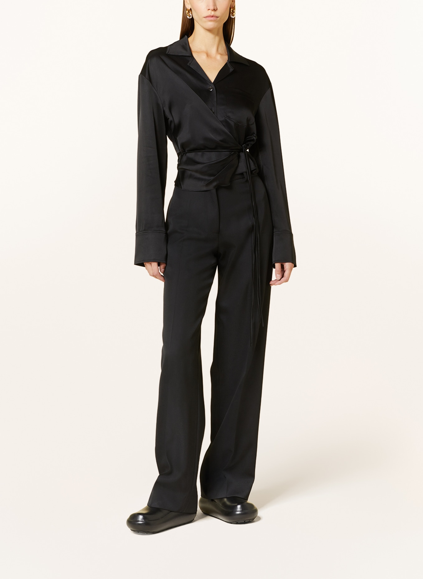 Nanushka Cropped shirt blouse MERANO in satin, Color: BLACK (Image 2)