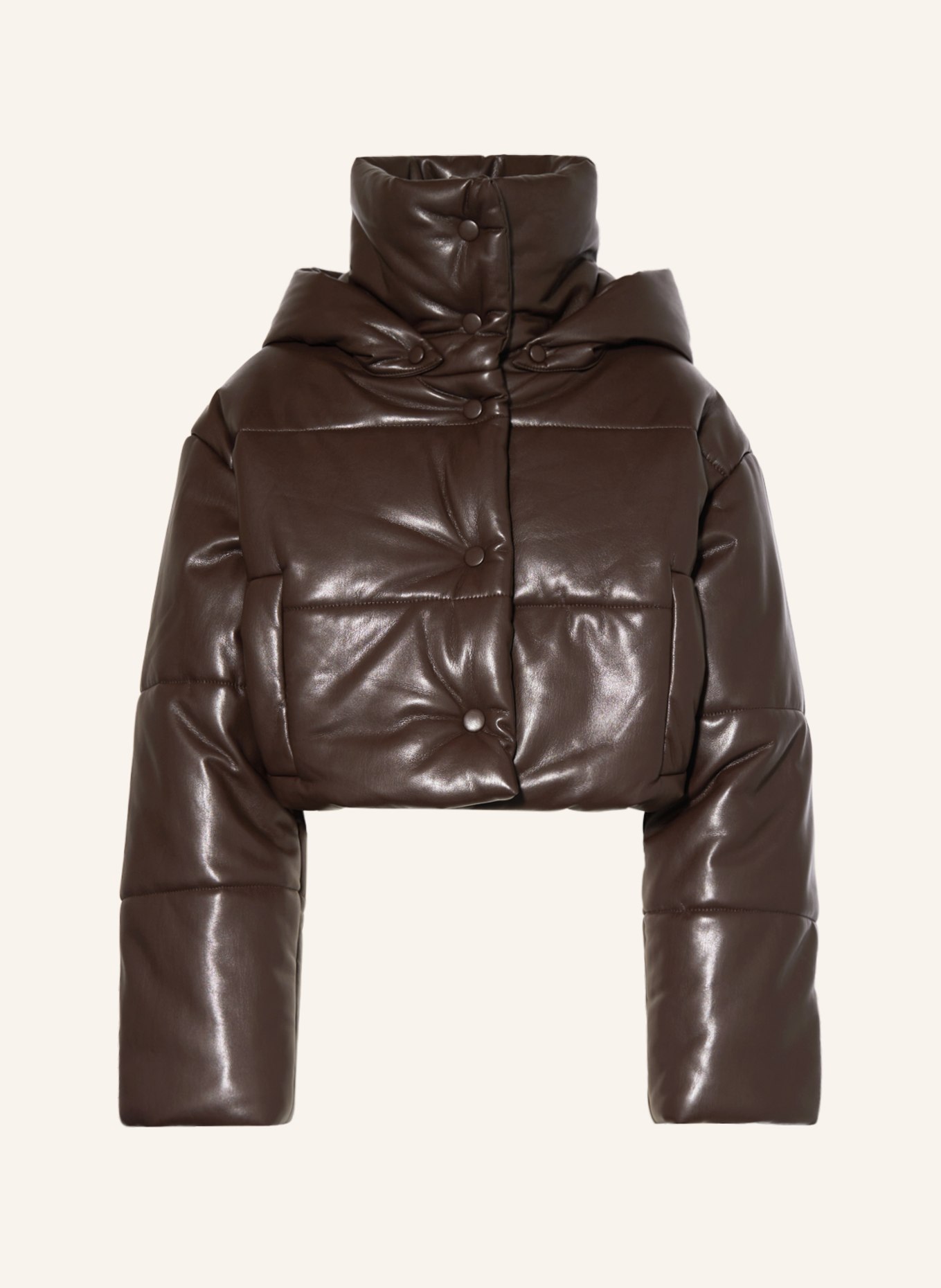 Nanushka Cropped prošívaná bunda AVELINE v koženém vzhledu s odnímatelnou kapucí, Barva: TMAVĚ HNĚDÁ (Obrázek 1)