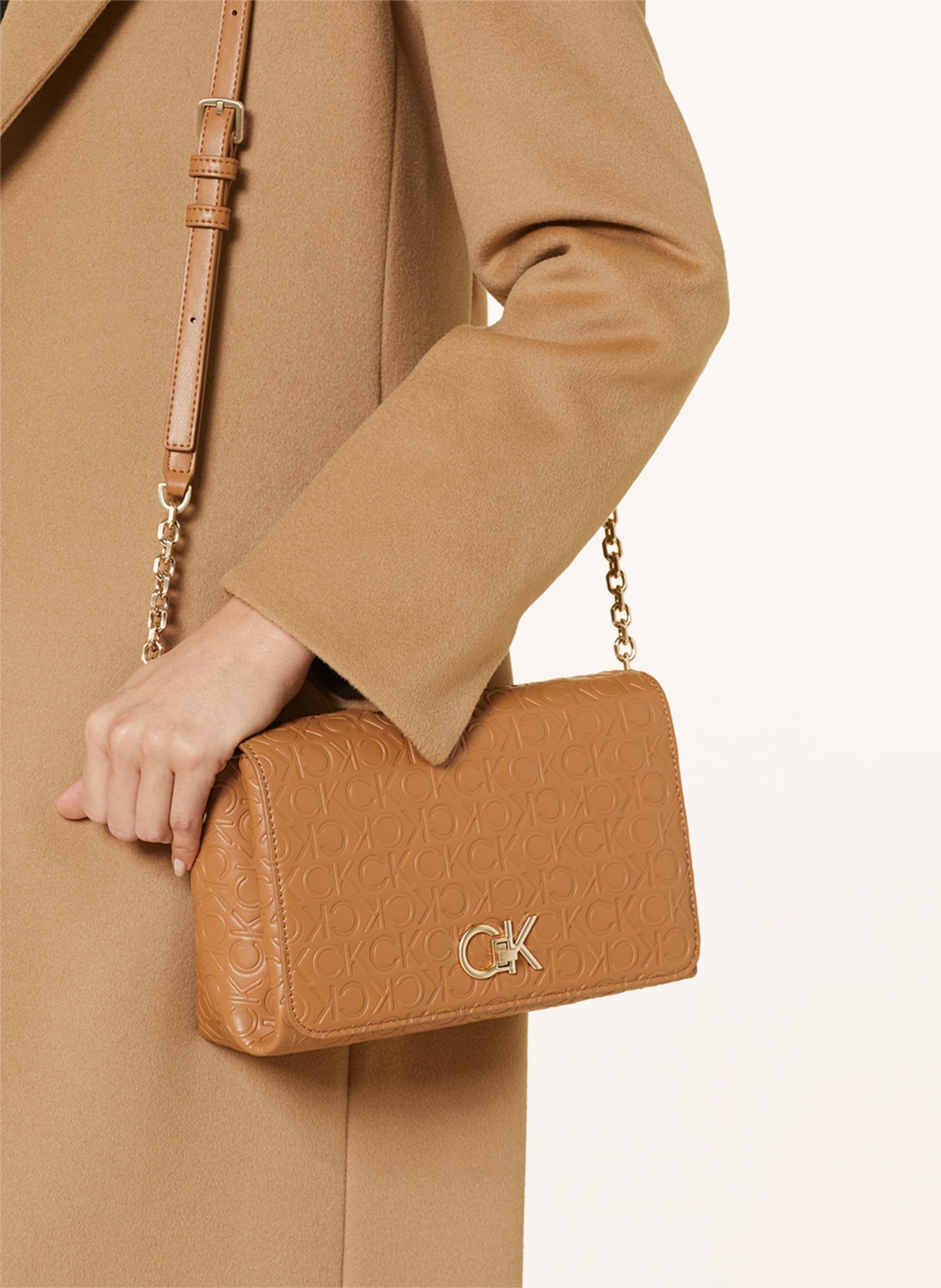 Calvin Klein Crossbody bag in camel