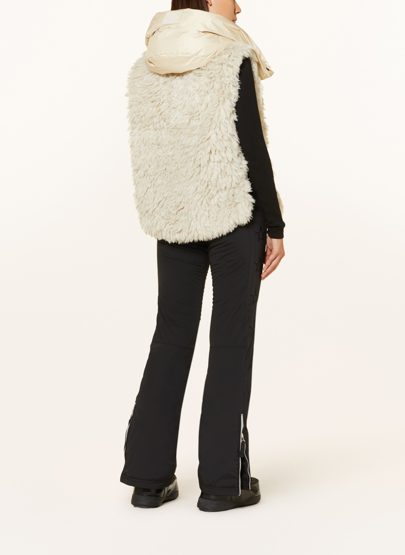GOLDBERGH Down vest IFFA in faux fur with detachable hood, Color: ECRU (Image 3)