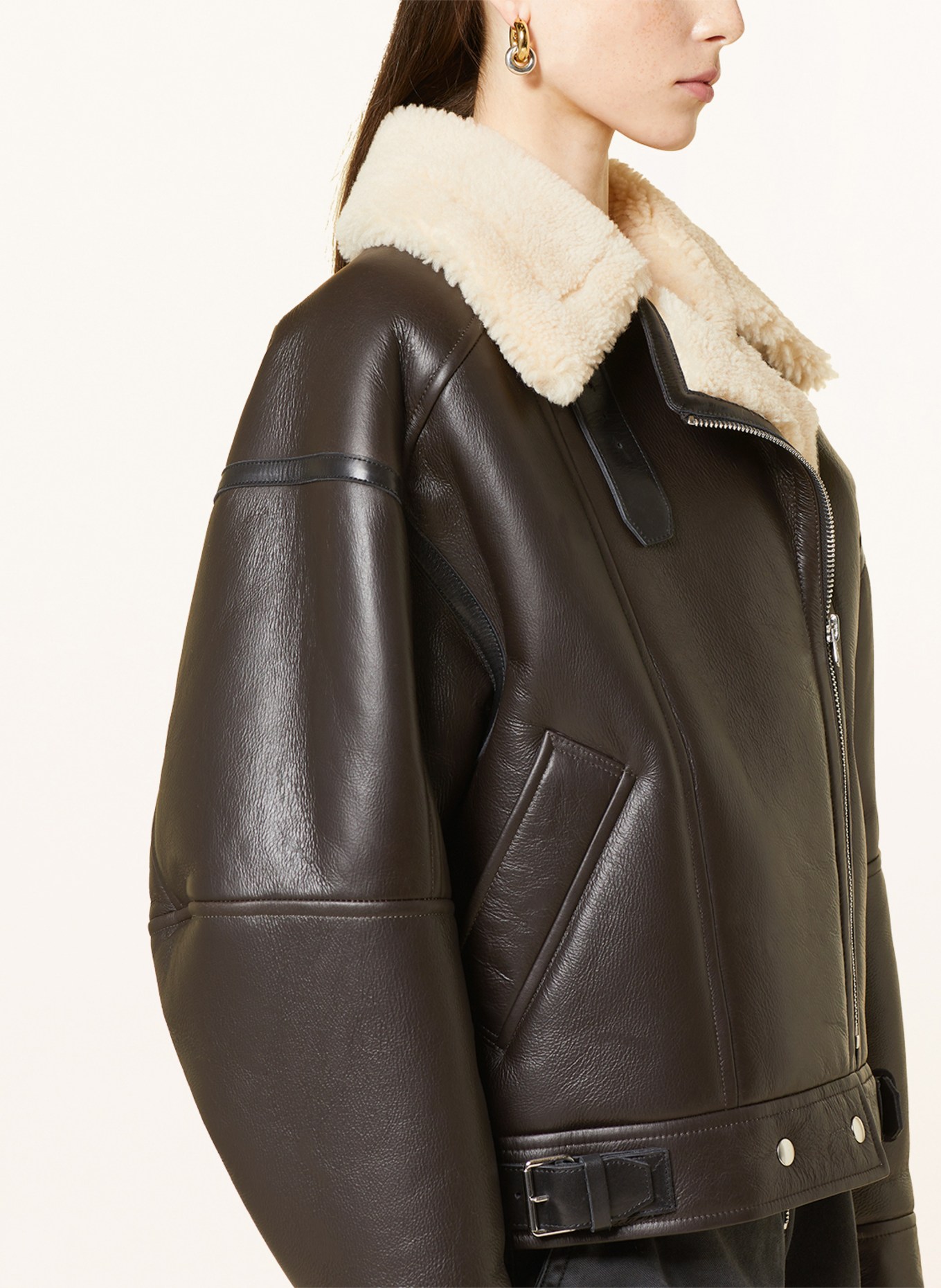 Acne Studios Kožená bunda s jehněčí kožešinou, Barva: TMAVĚ HNĚDÁ (Obrázek 4)