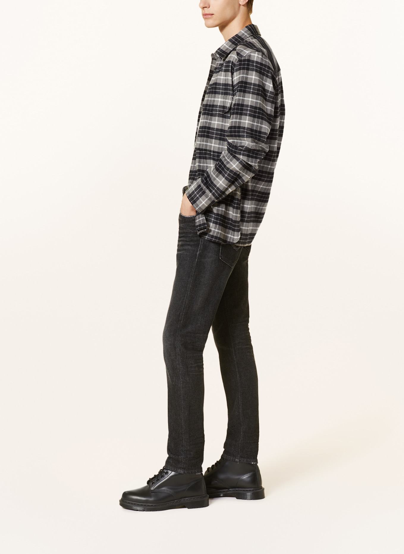 REPLAY Jeans WILLBI regular slim fit, Color: 099 BLACK DELAVÈ (Image 4)