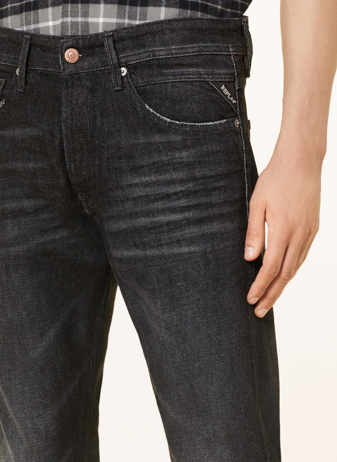 REPLAY Jeans WILLBI Regular Slim Fit, Farbe: 099 BLACK DELAVÈ (Bild 5)