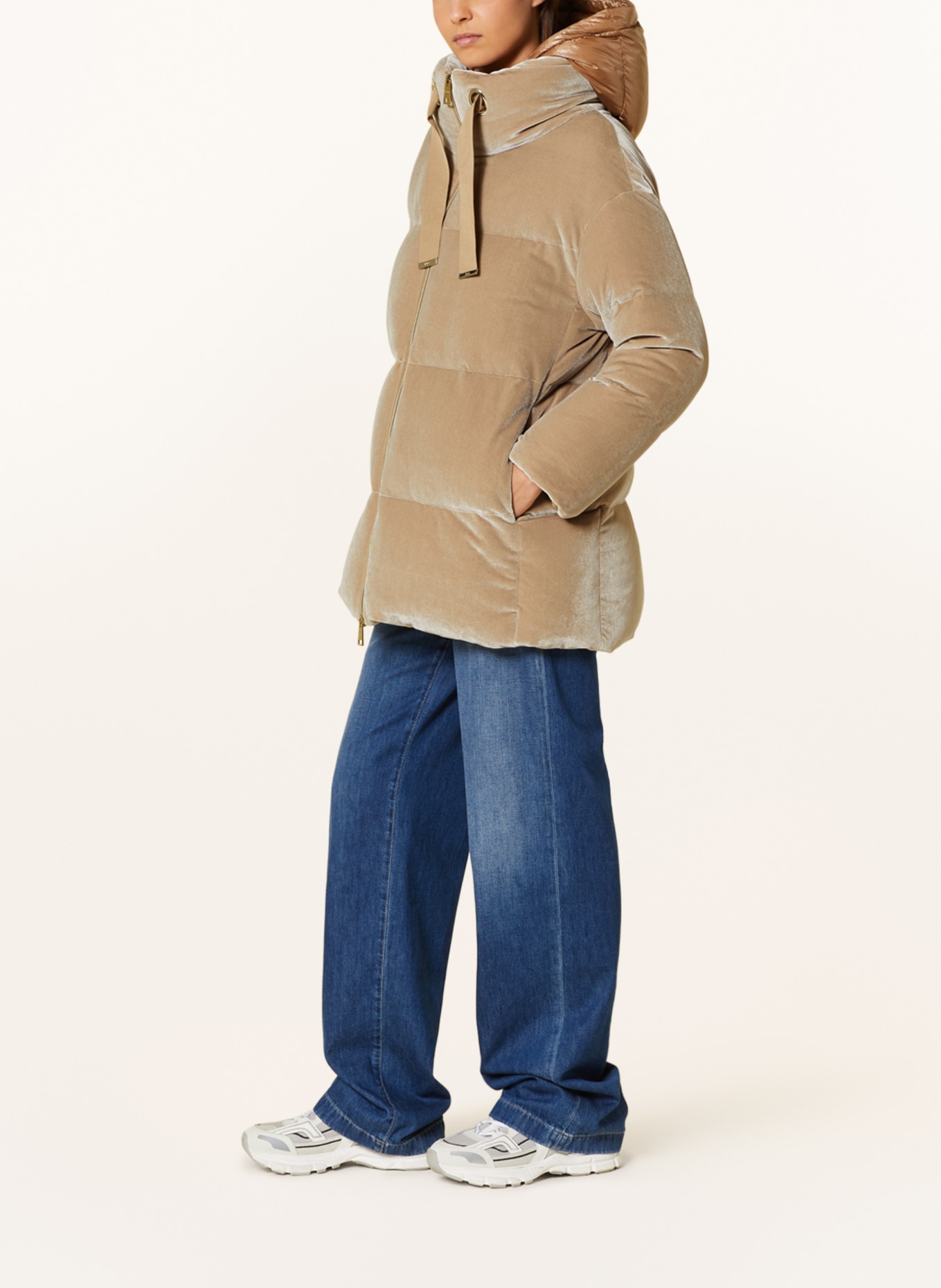 HERNO Daunenjacke aus Samt mit abnehmbarer Kapuze, Farbe: HELLBRAUN (Bild 4)