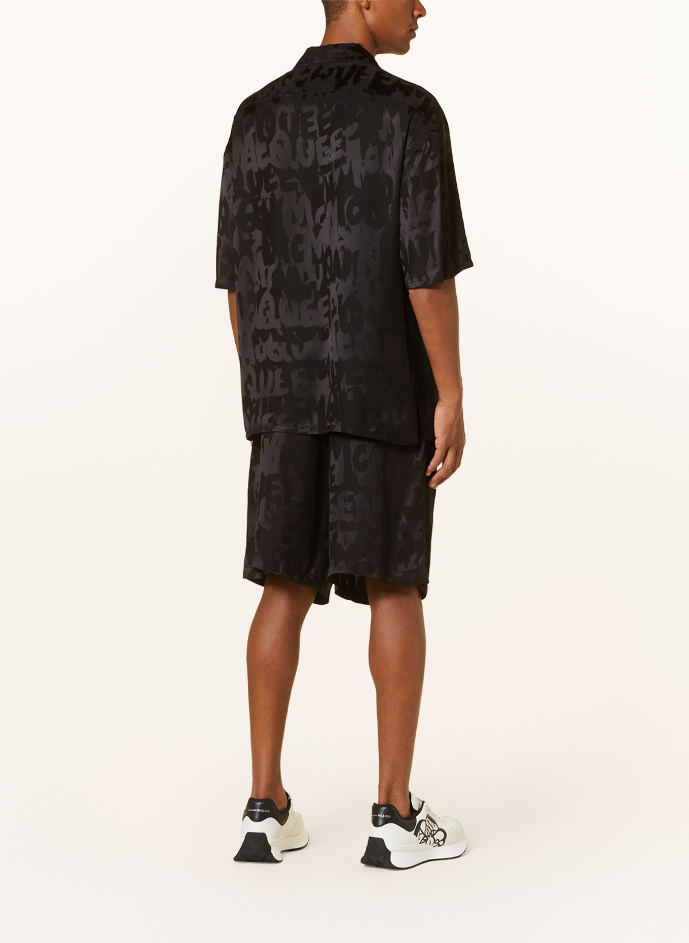 Alexander McQUEEN Resorthemd Comfort Fit aus Satin, Farbe: SCHWARZ (Bild 3)