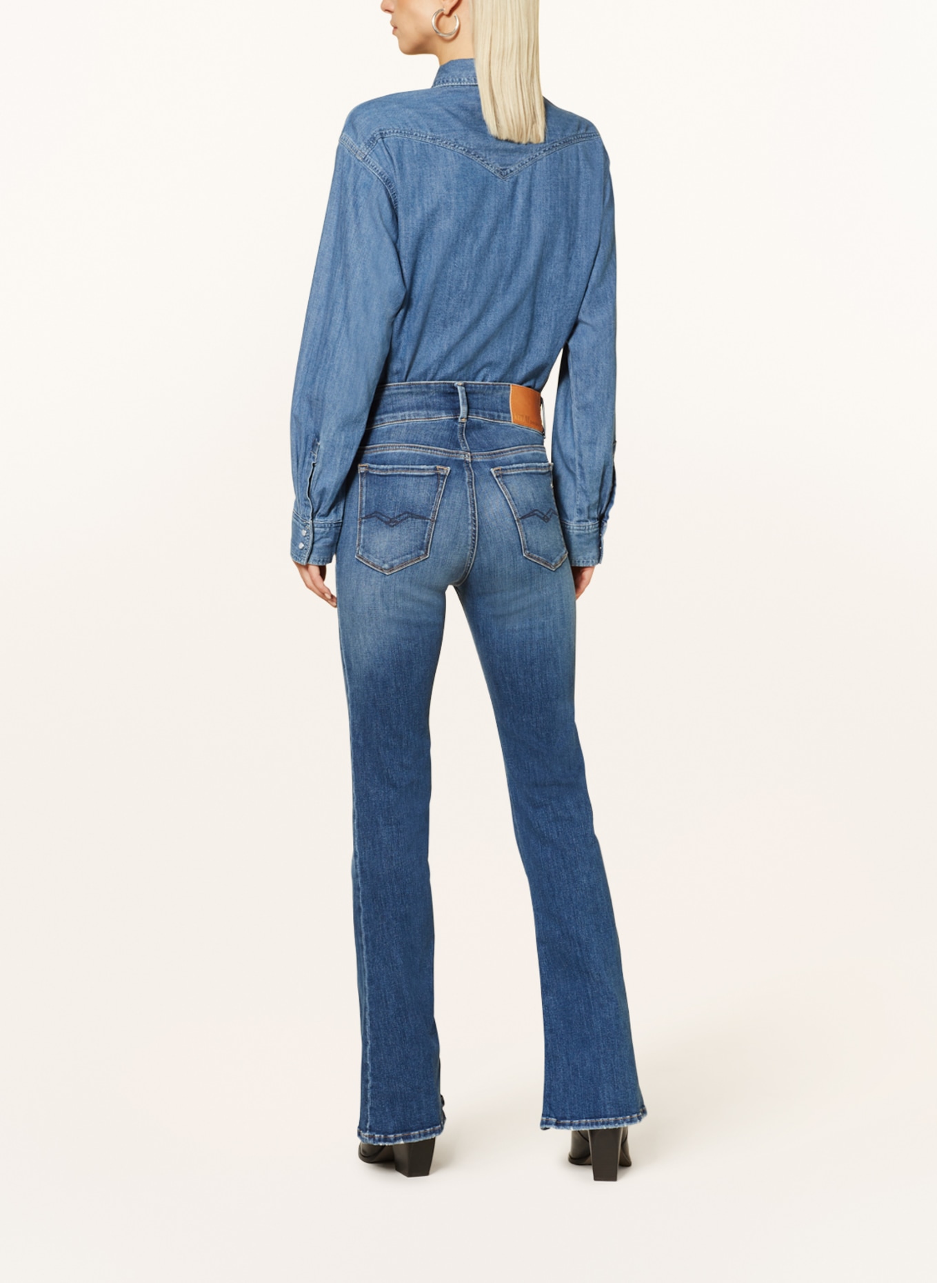 REPLAY Flared Jeans NEWLUZ FLARE, Farbe: 009 MEDIUM BLUE (Bild 3)