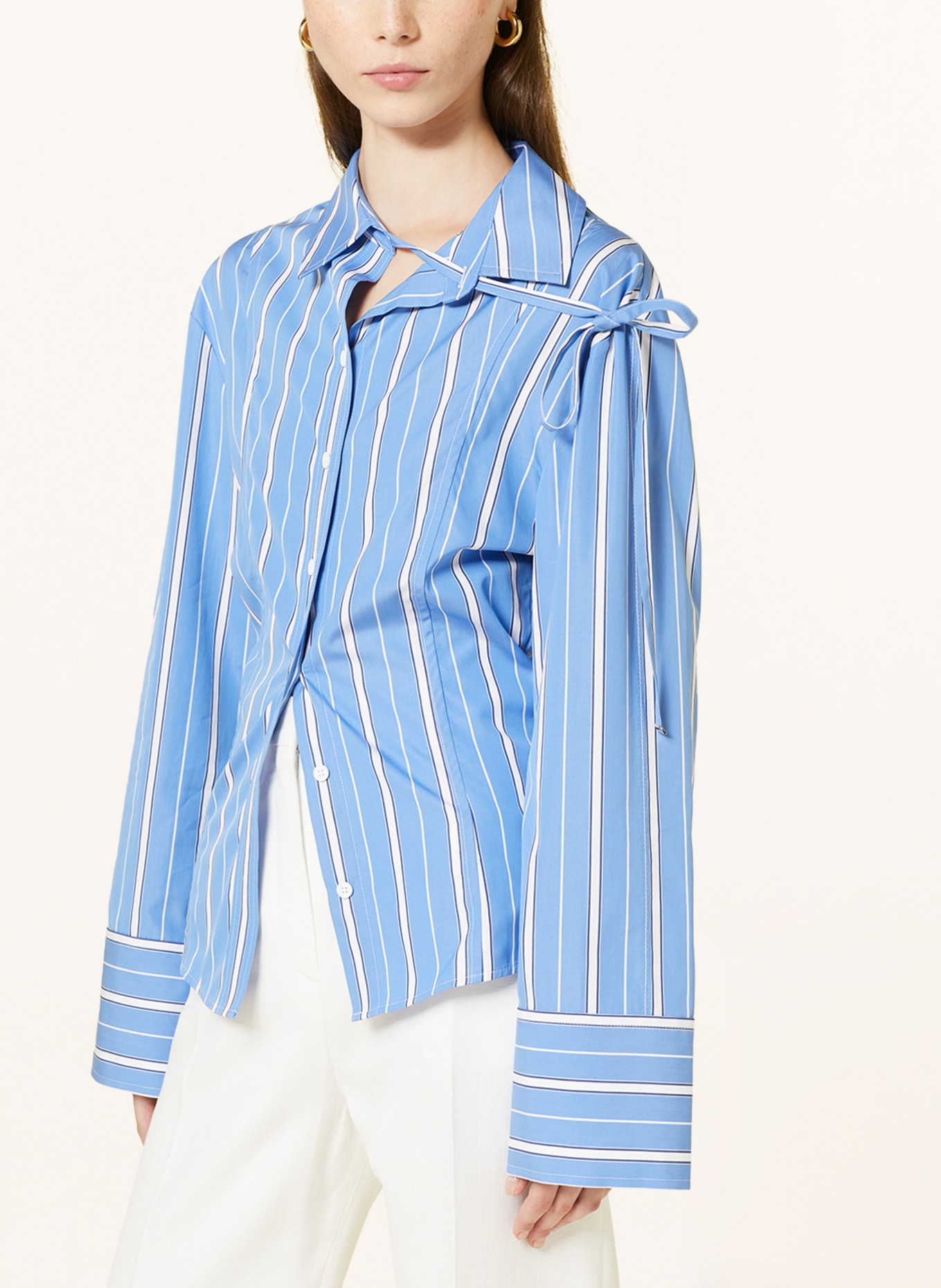 JACQUEMUS Shirt blouse LA CHEMISE RUBAN in blue/ white