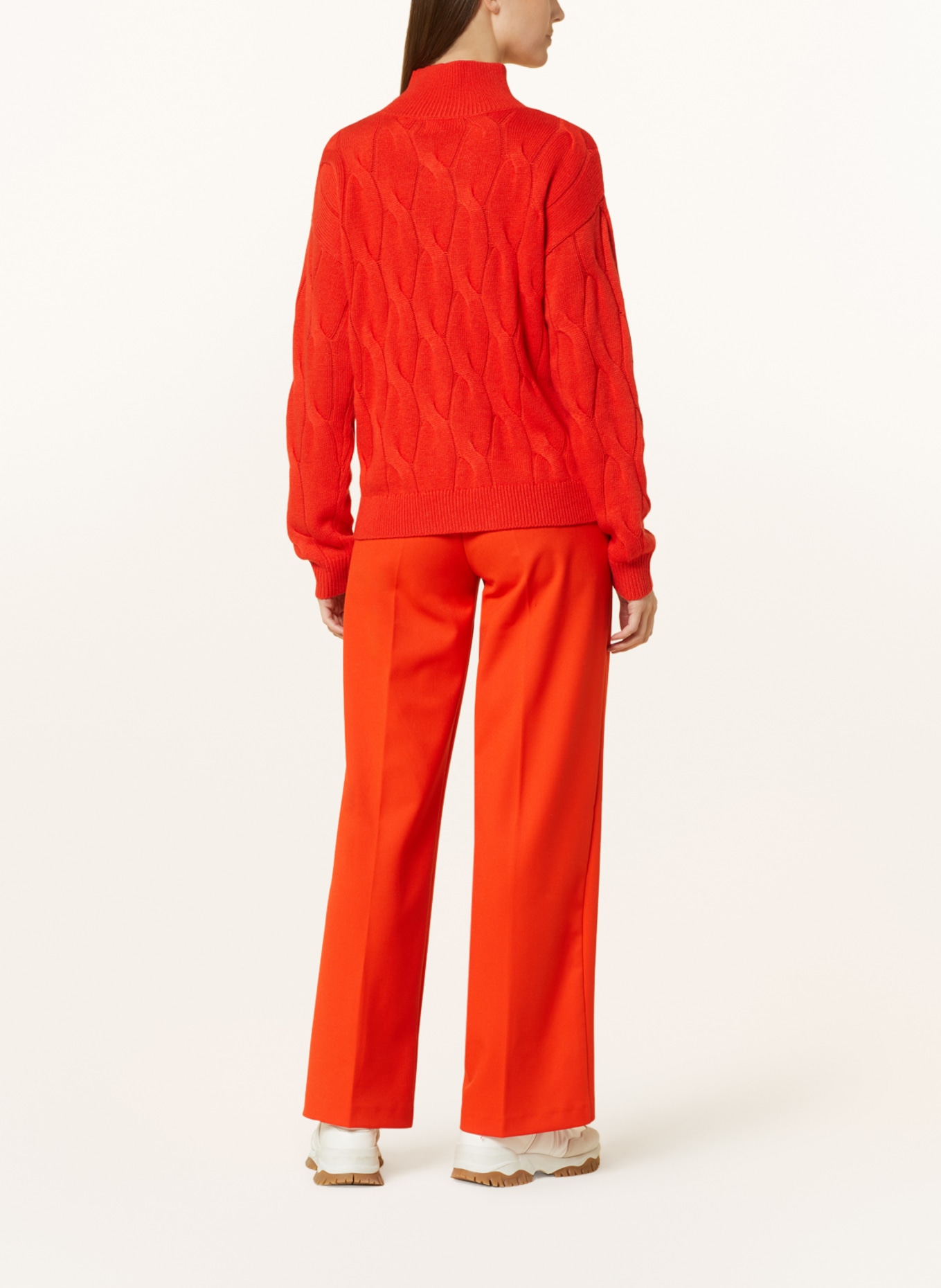 darling harbour pull: ROUGE