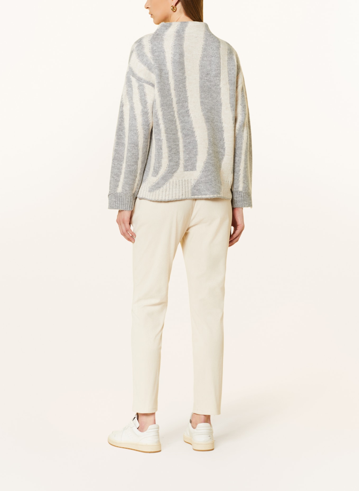 MORE & MORE Sweter z ozdobnymi kamykami, Kolor: KREMOWY/ JASNOCZARY (Obrazek 3)