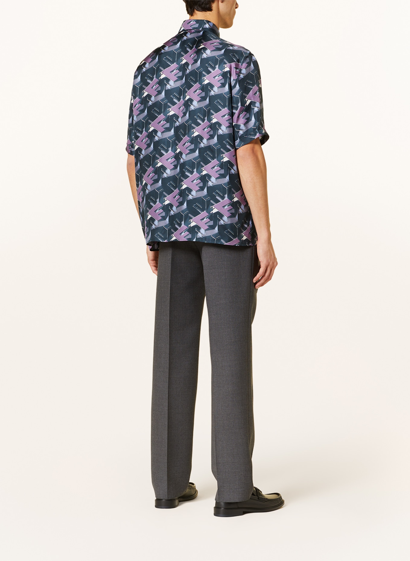 FENDI Koszula z krótkim rękawem comfort fit z jedwabiu, Kolor: SZARY/ NIEBIESKI/ LILA (Obrazek 3)