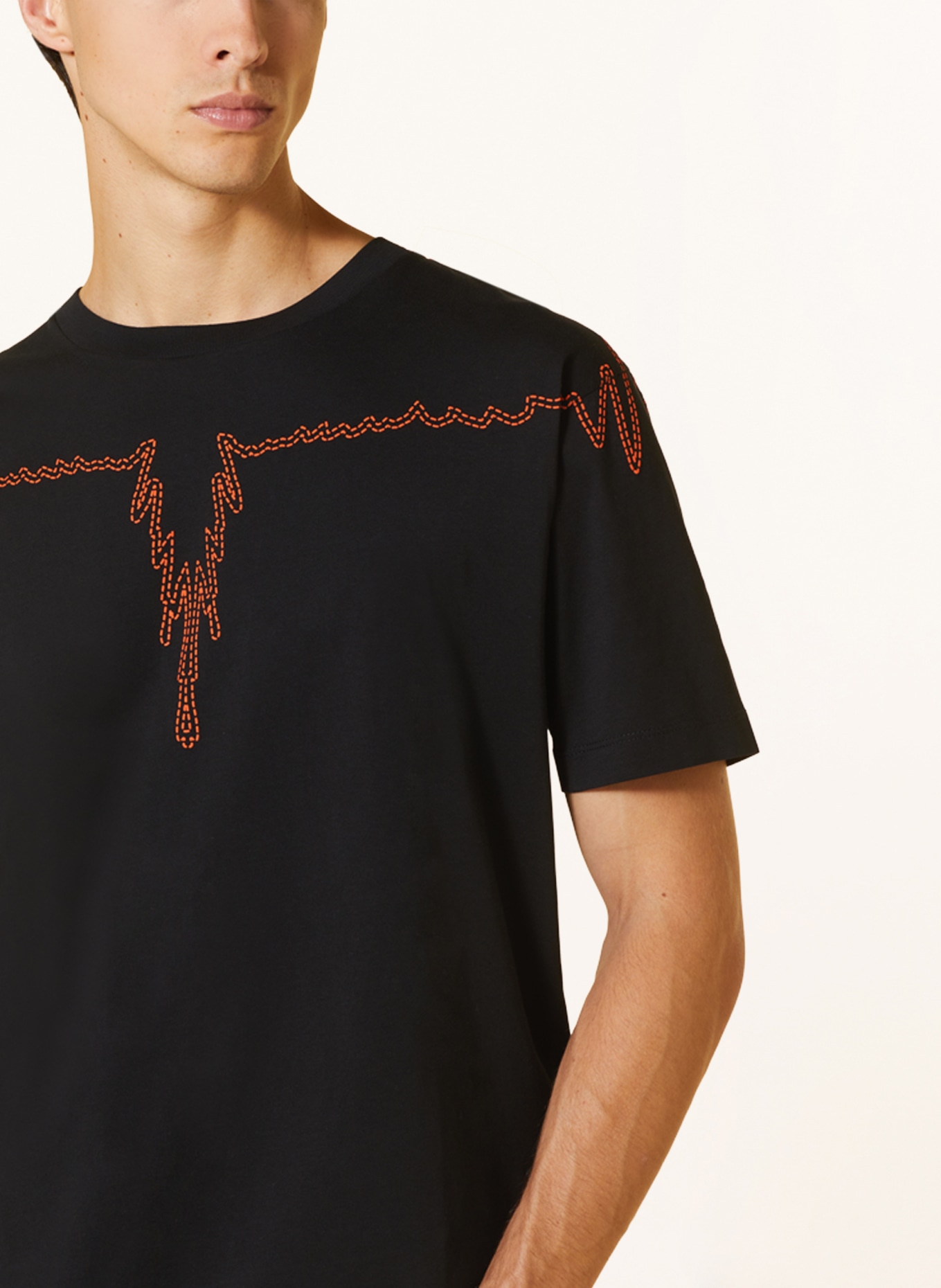MARCELO BURLON T-shirt STITCH WINGS, Kolor: CZARNY/ POMARAŃCZOWY (Obrazek 4)