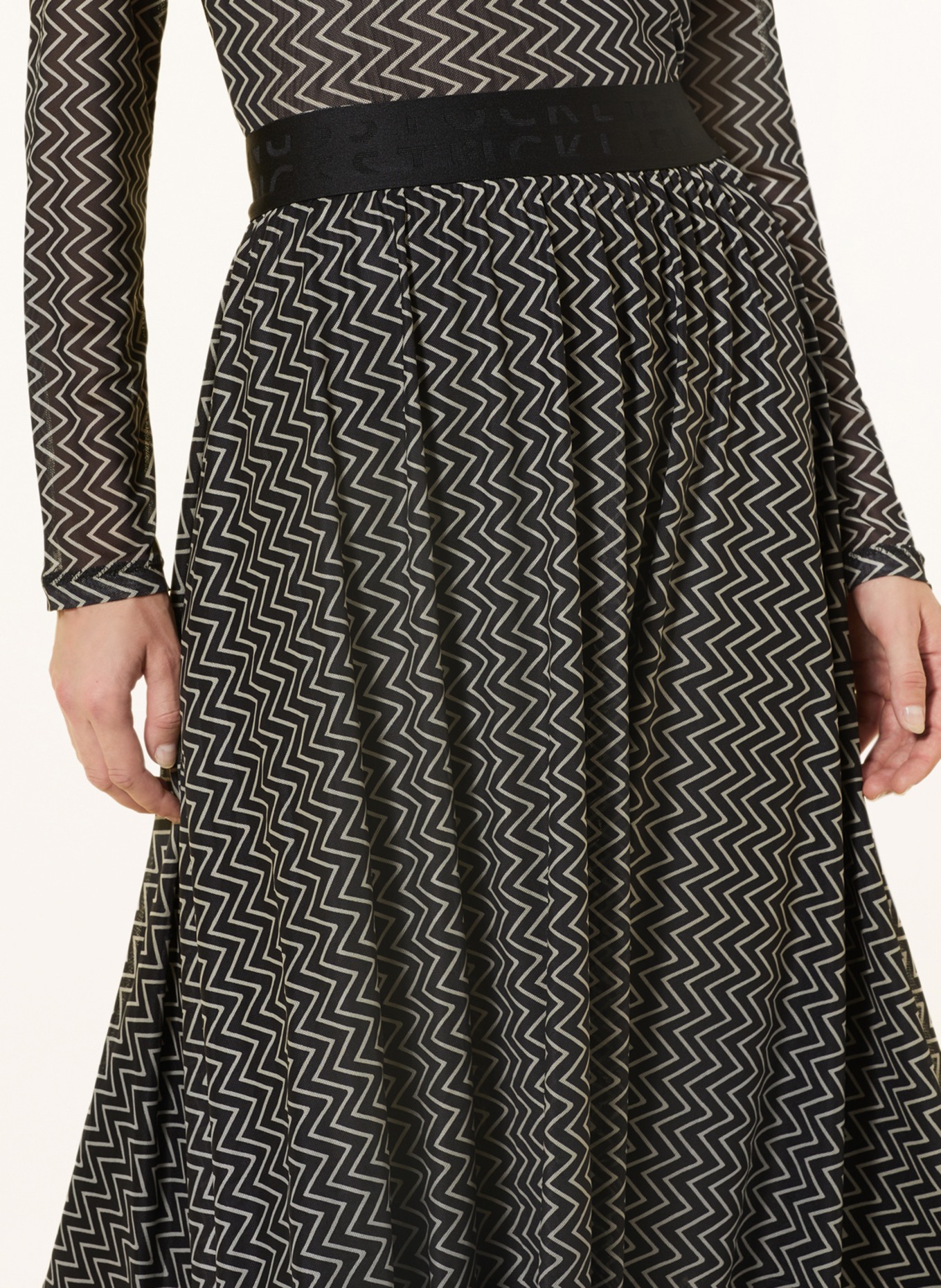 LIEBLINGSSTÜCK Mesh skirt FLORIAL, Color: BLACK/ CREAM (Image 4)