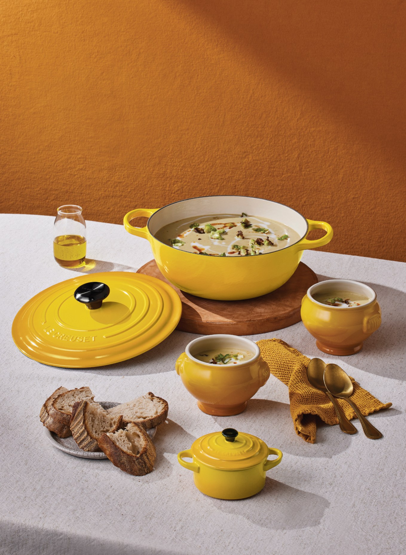 LE CREUSET Mini-Cocotte, Farbe: NECTAR (Bild 4)