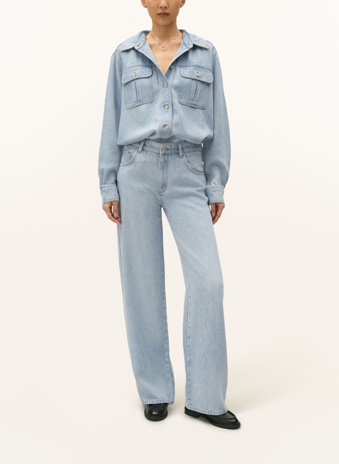 CLAUDIE PIERLOT Bluzka jeansowa, Kolor: J010 LIGHT DENIM (Obrazek 2)
