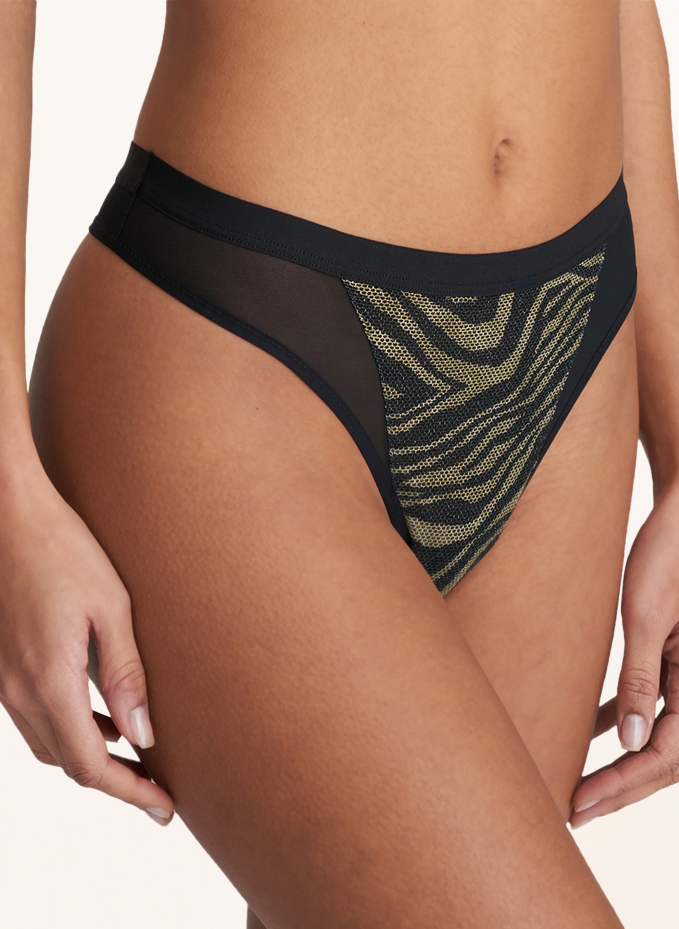 MARIE JO Thong SEOUL with glitter thread, Color: BLACK/ GOLD (Image 4)
