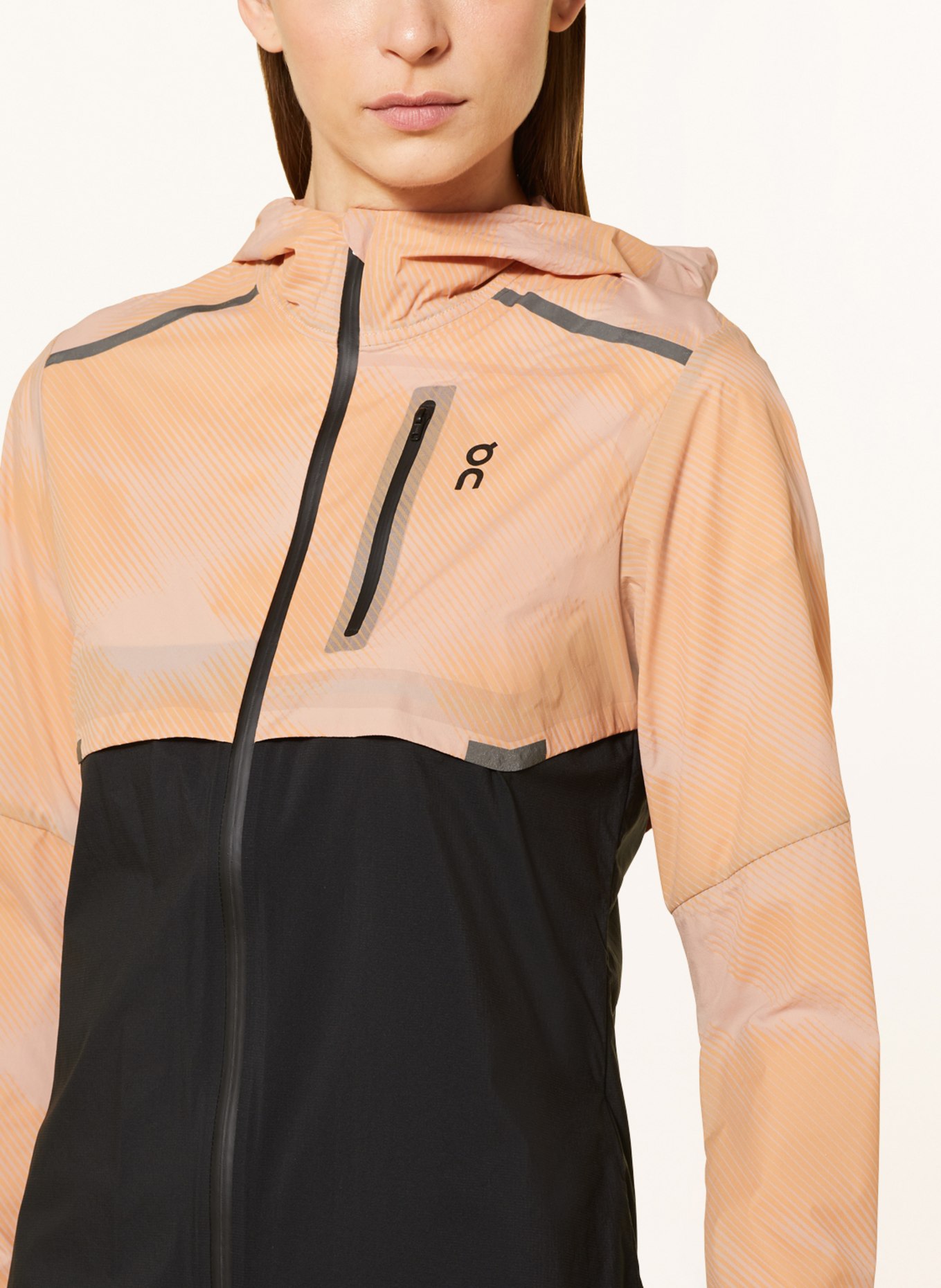 On Hybrid running jacket LUMOS, Color: LIGHT ORANGE/ BLACK (Image 5)