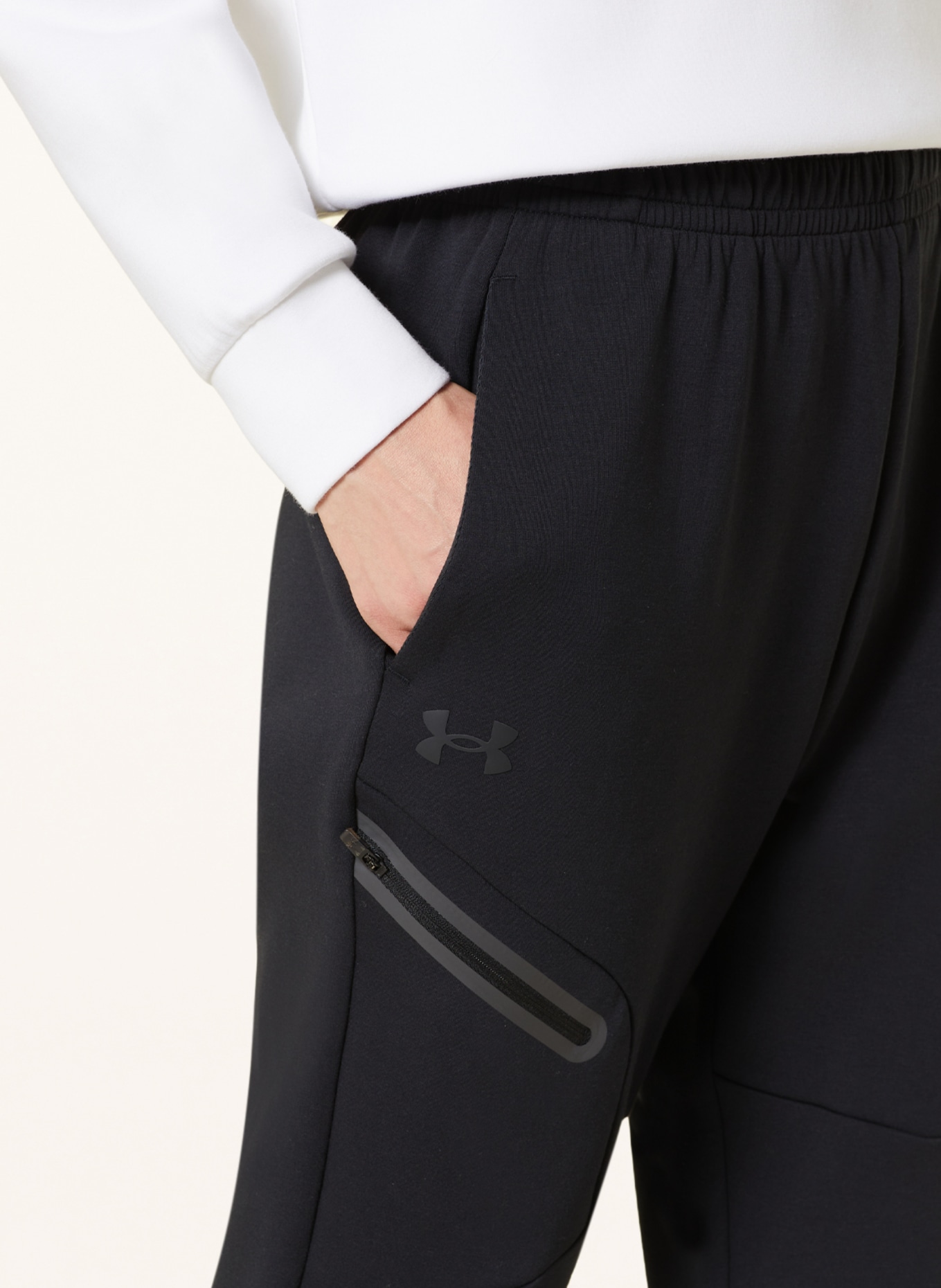 UNDER ARMOUR Trainingshose UNSTOPPABLE in schwarz