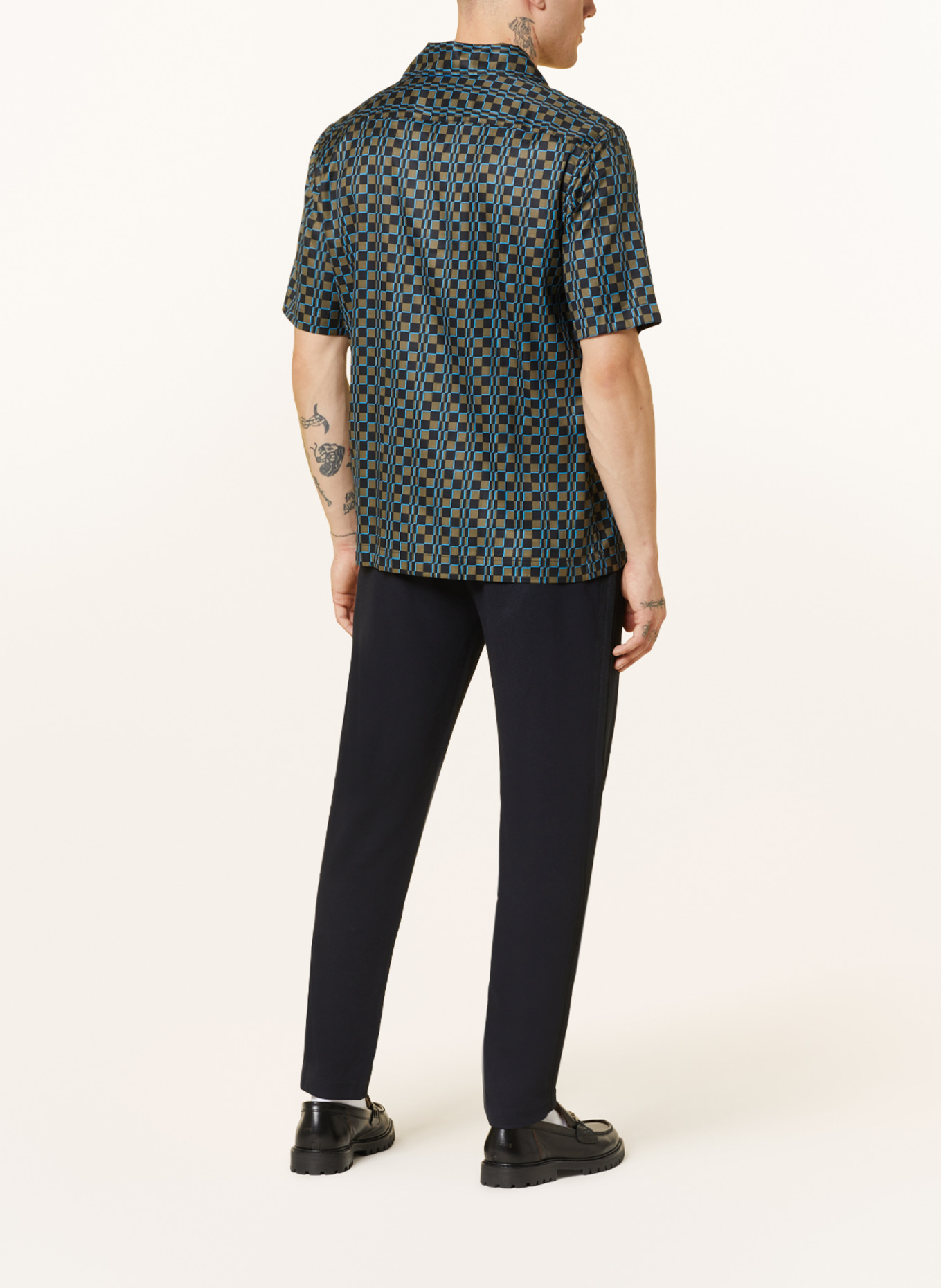 FRED PERRY Resorthemd Comfort Fit, Farbe: OLIV/ DUNKELBLAU (Bild 3)