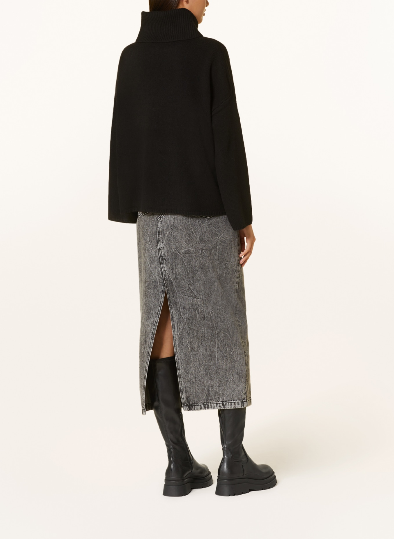 MRS & HUGS Turtleneck sweater in merino wool, Color: BLACK (Image 3)