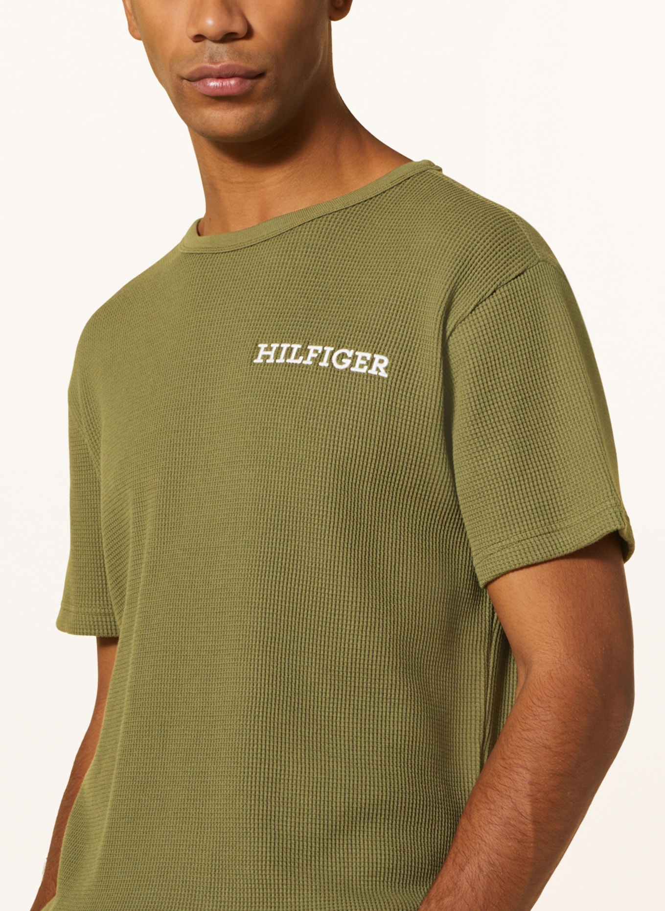 TOMMY HILFIGER Pohodlné domácí tričko, Barva: OLIVOVÁ (Obrázek 4)