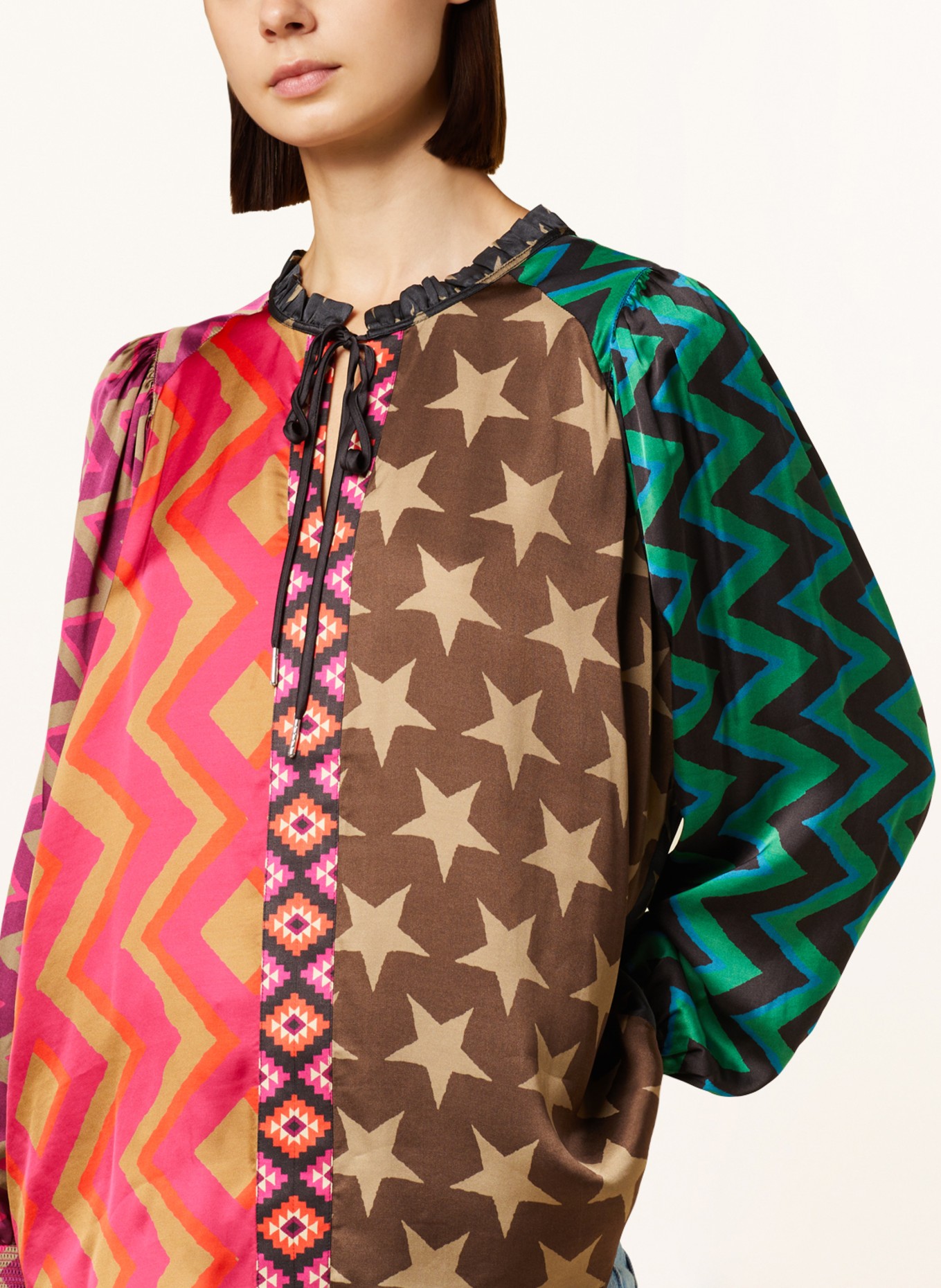 Grace Shirt blouse in satin, Color: BLACK/ FUCHSIA/ LIGHT BROWN (Image 4)