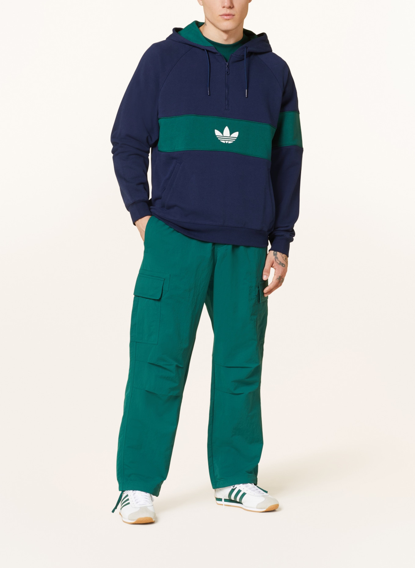 adidas Originals Cargo pants PREMIUM ESSENTIALS, Color: GREEN (Image 2)