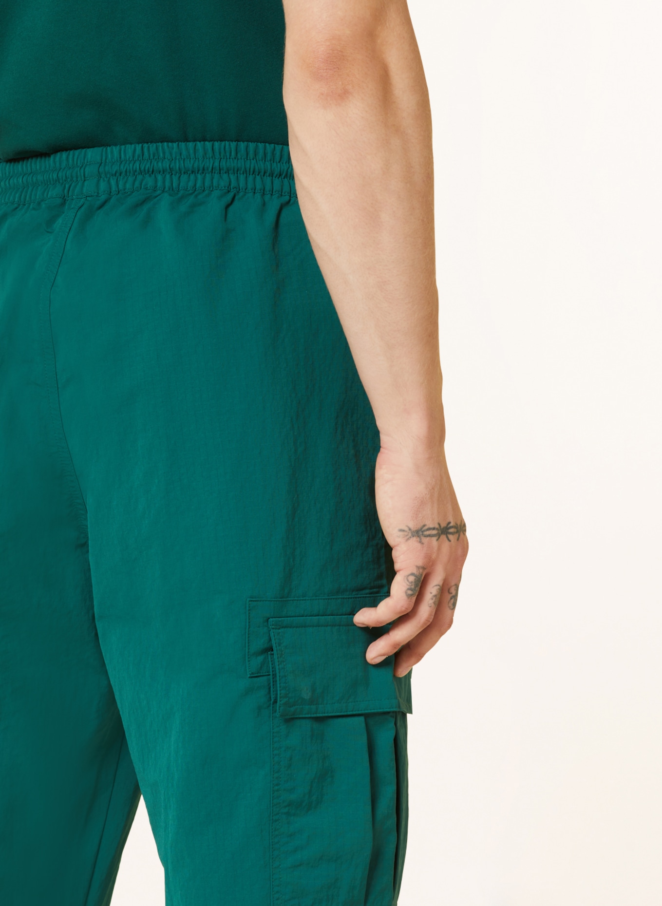 adidas Originals Cargo pants PREMIUM ESSENTIALS, Color: GREEN (Image 6)