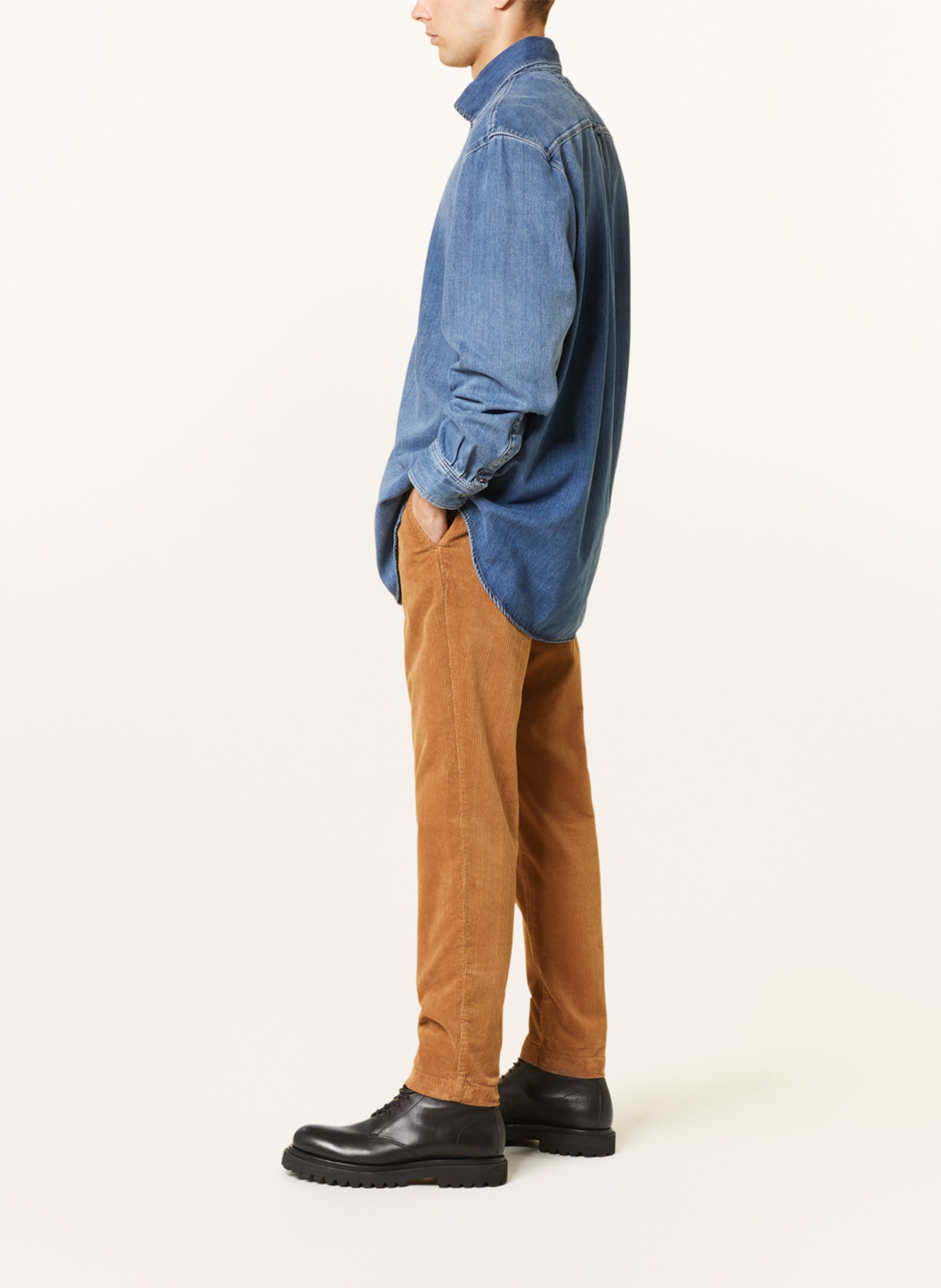TOMMY HILFIGER Manšestrové kalhoty v joggingovém stylu Relaxed Tapered Fit, Barva: HNĚDÁ (Obrázek 4)