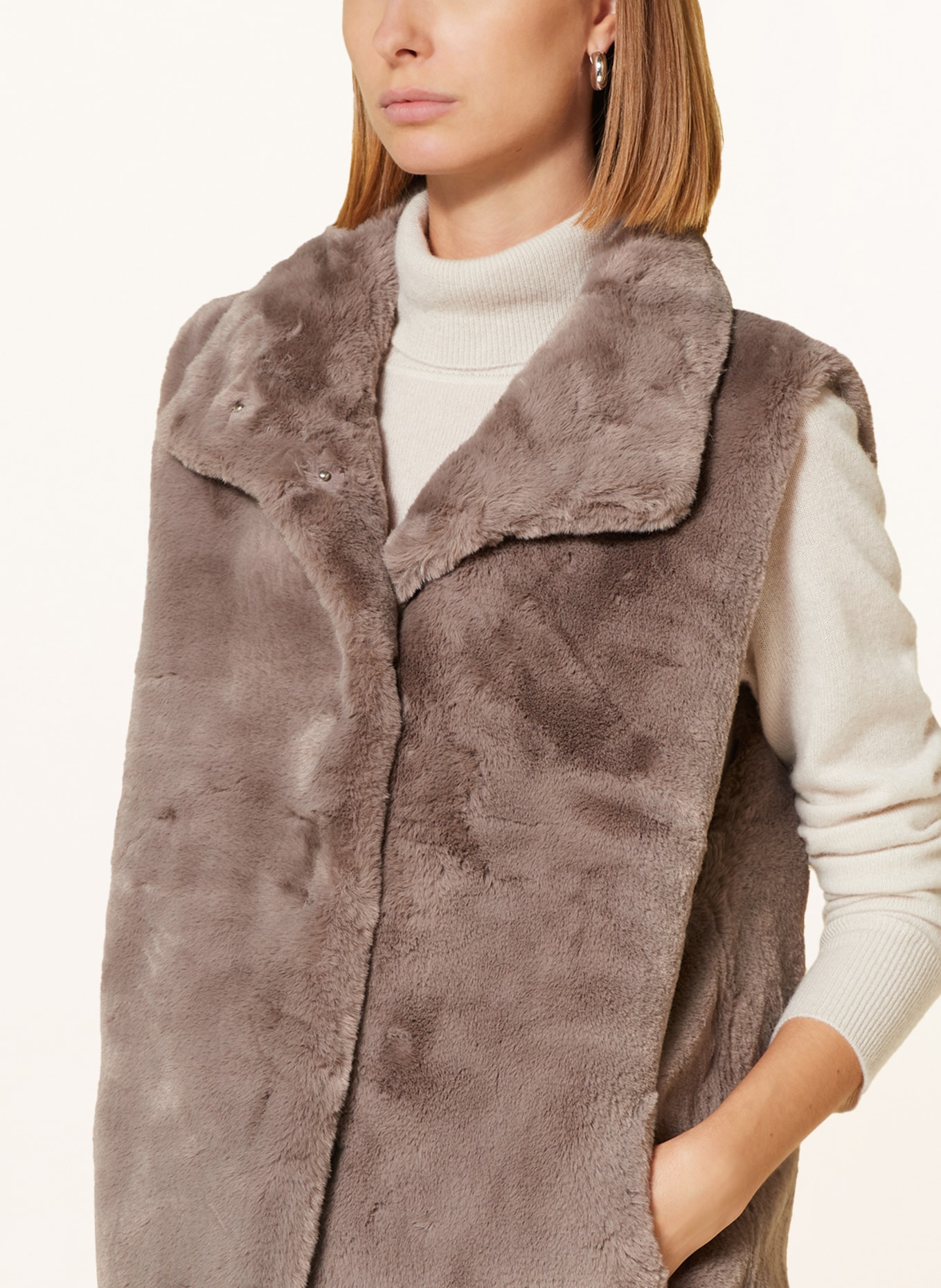 RINO & PELLE Faux fur vest LISON, Color: TAUPE (Image 4)