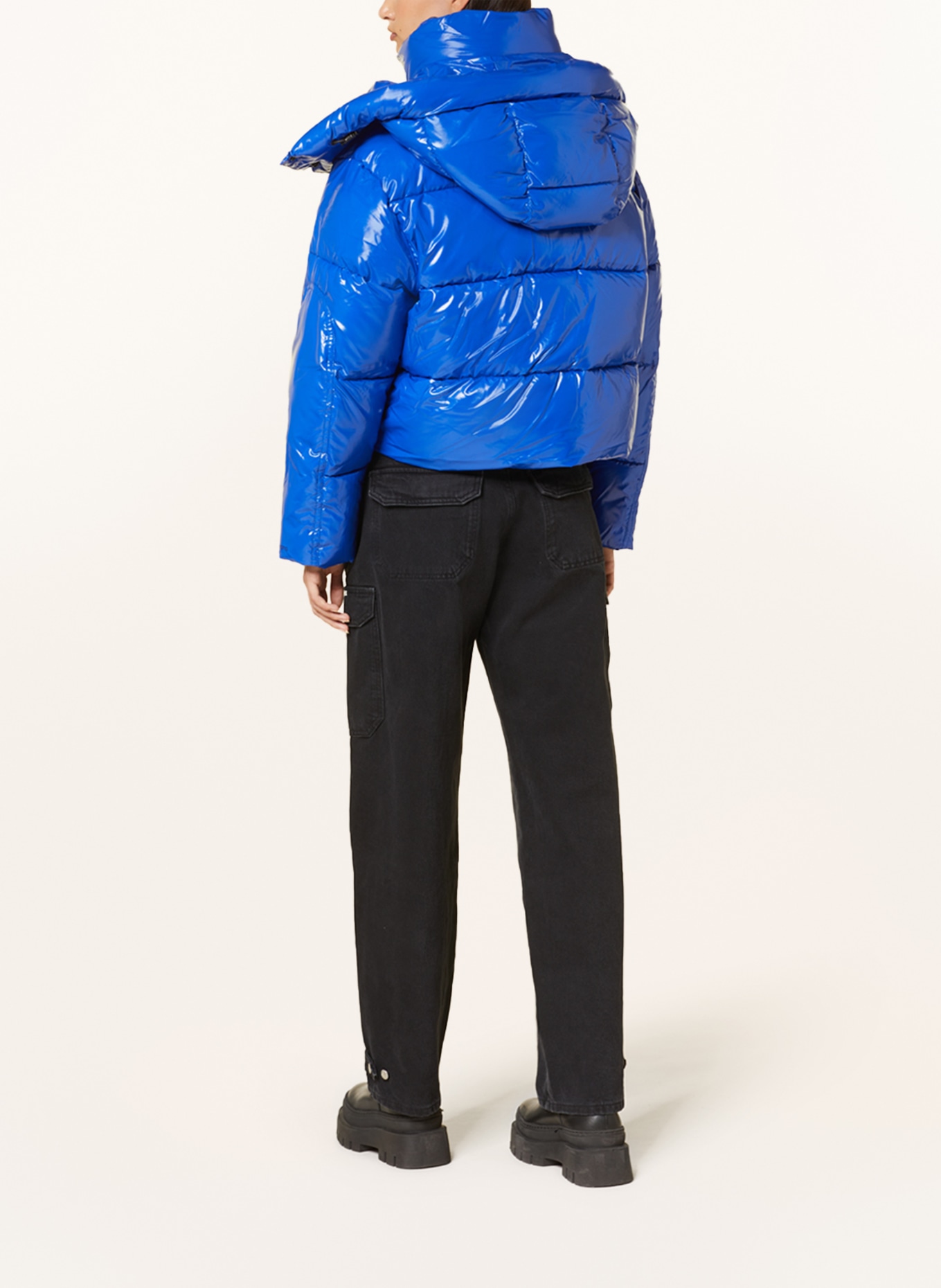 Calvin Klein Jeans Cropped prošívaná bunda, Barva: MODRÁ (Obrázek 3)