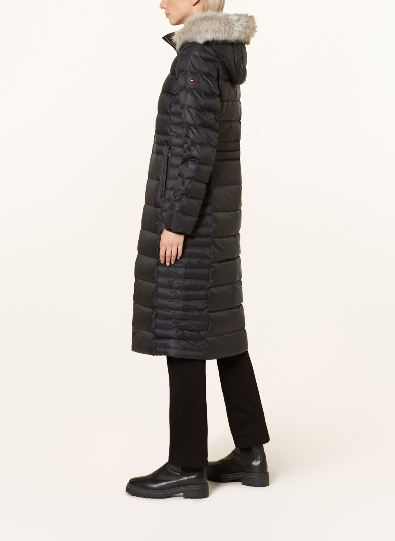 TOMMY HILFIGER Down coat TYRA with detachable hood and faux fur, Color: BLACK (Image 4)