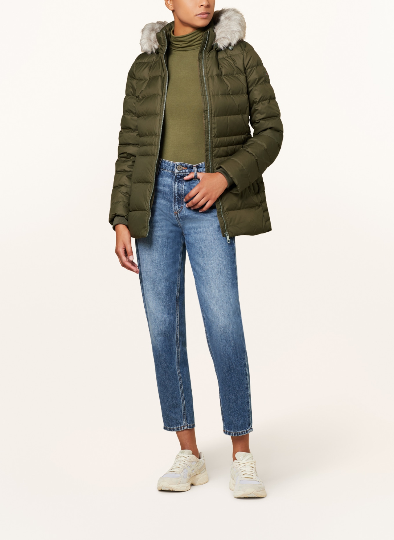 TOMMY HILFIGER Daunenjacke TYRA mit abnehmbarer Kapuze: DUNKELGRÜN