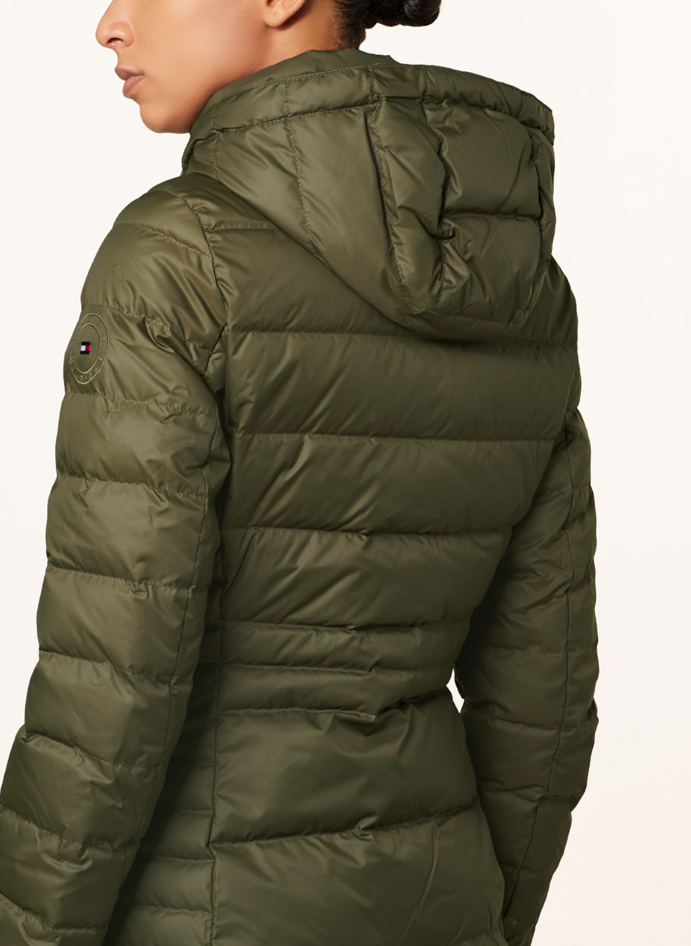 TOMMY HILFIGER Daunenjacke TYRA mit abnehmbarer Kapuze: DUNKELGRÜN