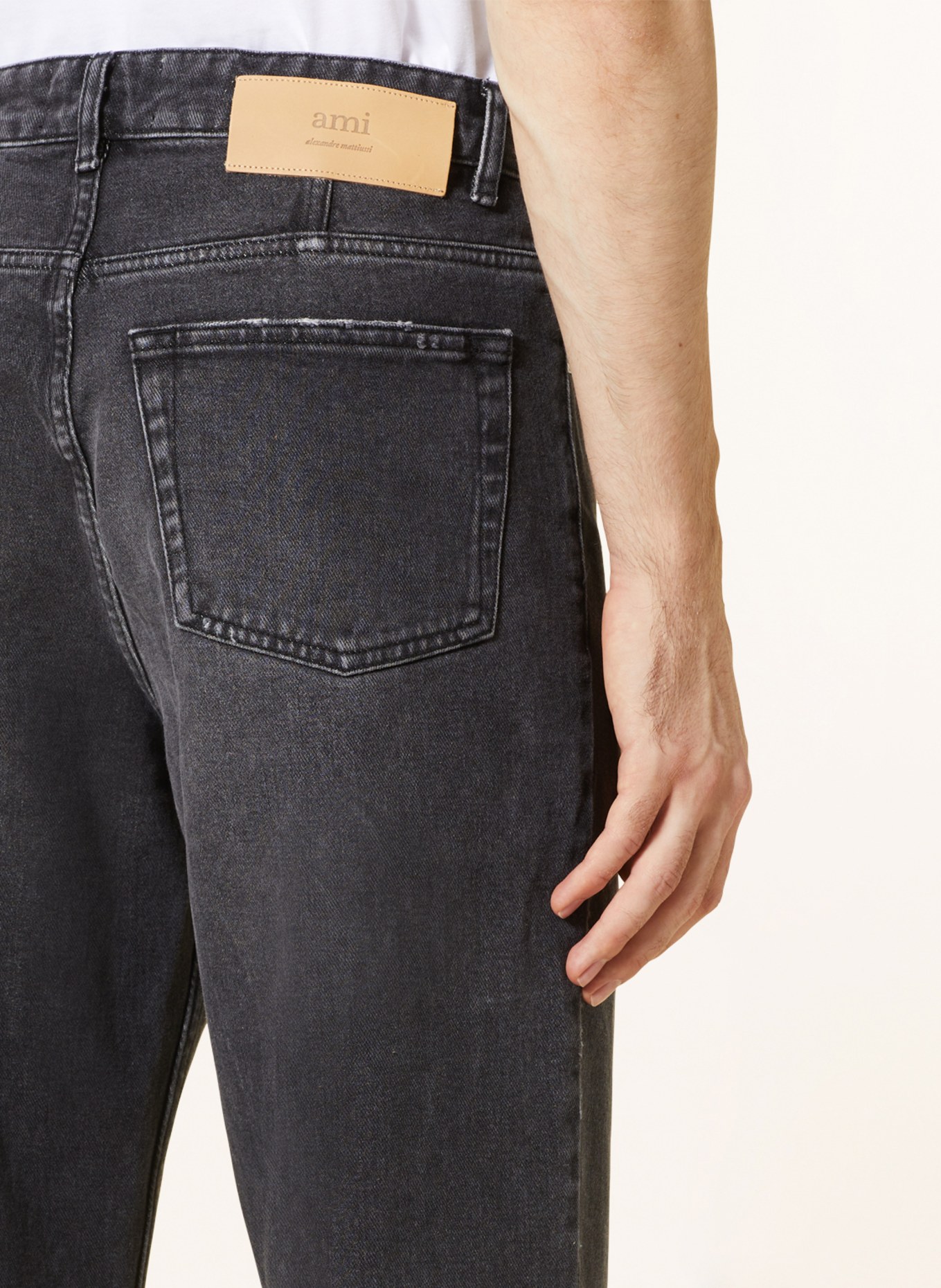 AMI PARIS Jeans Tapered Fit, Farbe: 031 USED BLACK (Bild 6)