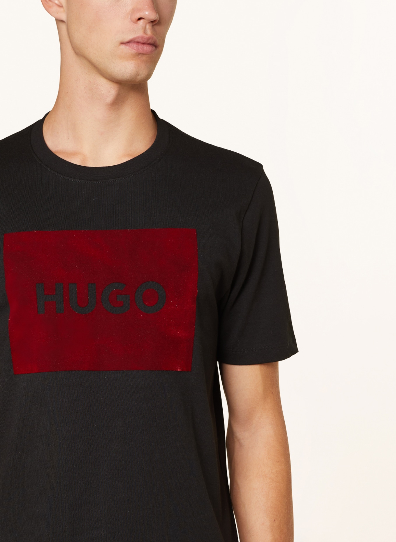 HUGO T-Shirt DULIVE, Farbe: SCHWARZ/ DUNKELROT (Bild 4)