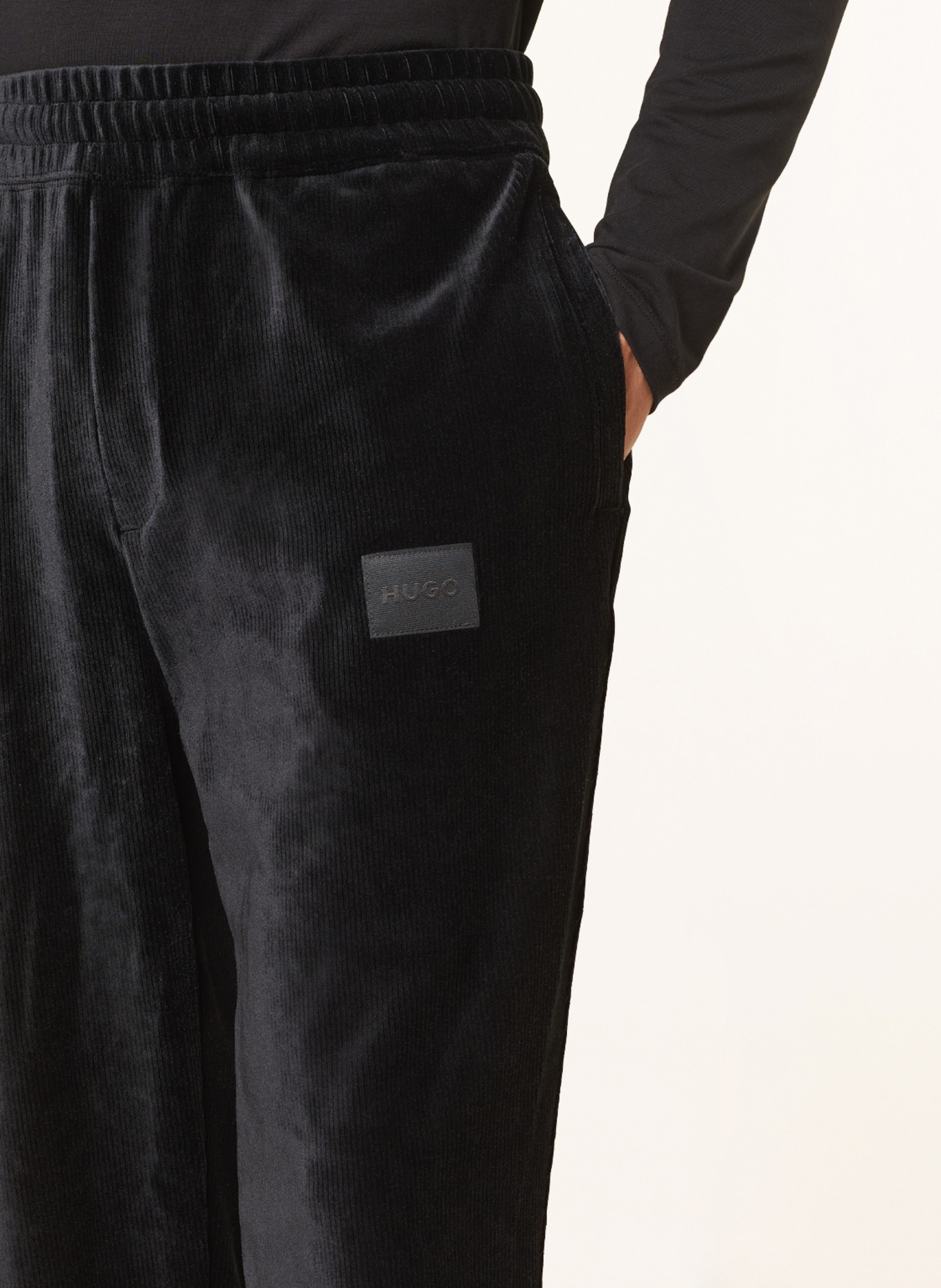 HUGO Spodnie sztruksowe DAMTANTS w stylu dresowym, Kolor: CZARNY (Obrazek 5)