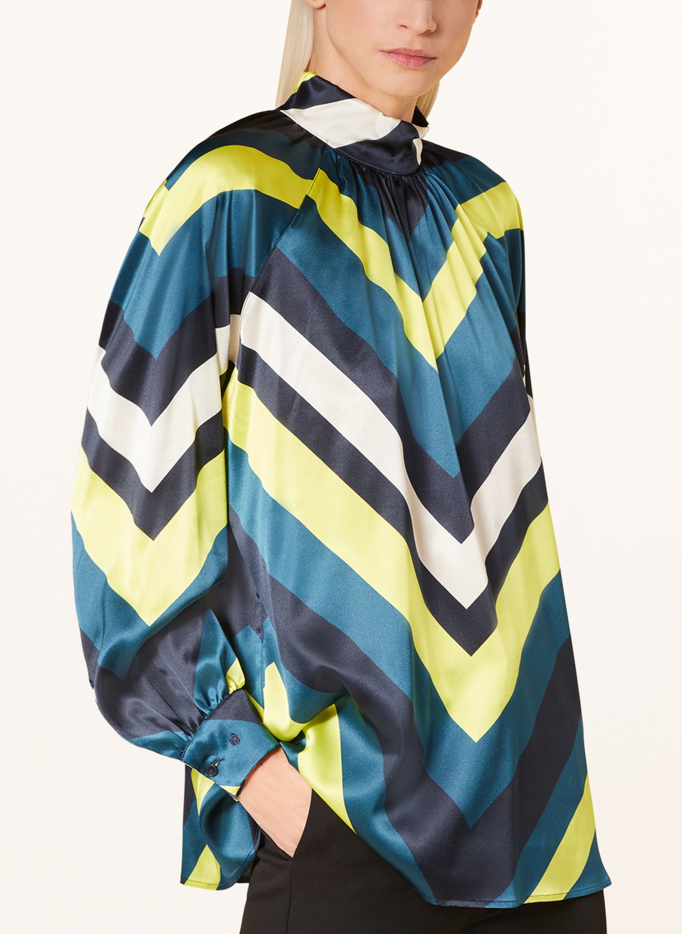van Laack Satin blouse ILKEN made of silk, Color: TEAL/ NEON GREEN/ WHITE (Image 4)