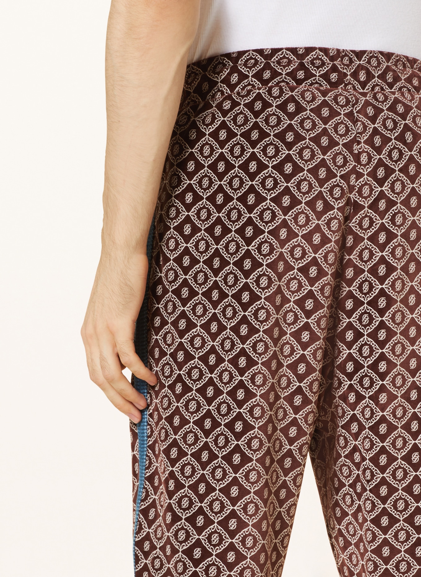DRÔLE DE MONSIEUR Kalhoty z materiálu nicki s galonovými pruhy, Barva: HNĚDÁ/ KRÉMOVÁ (Obrázek 6)
