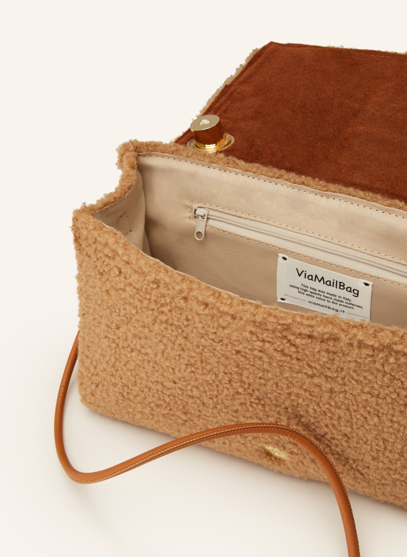 ViaMailBag Handbag ZURIGO TEDDY made of teddy, Color: CAMEL (Image 3)
