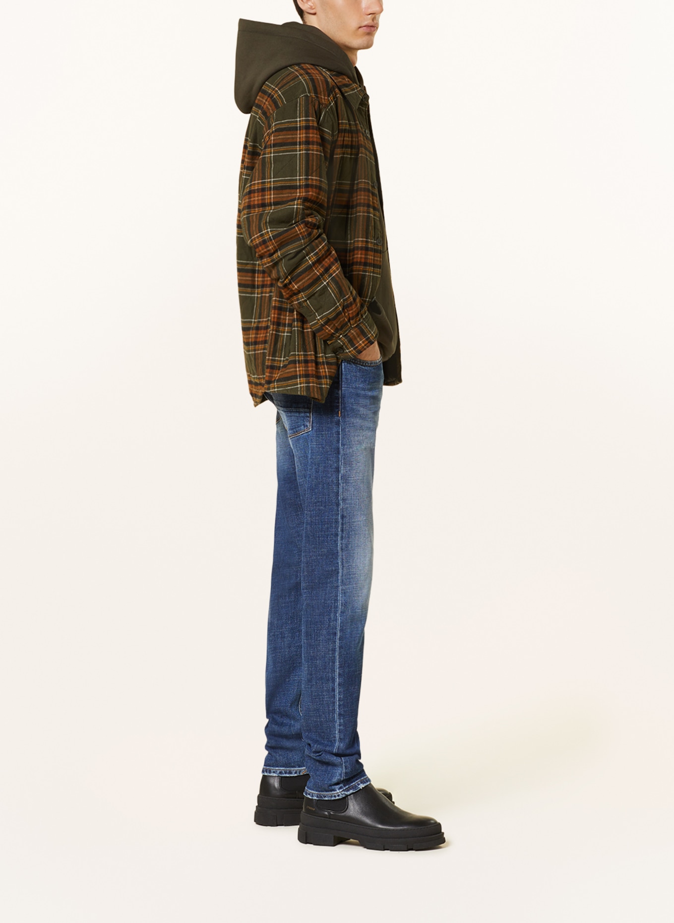THE.NIM STANDARD Jeans MORRISON Tapered Slim Fit, Farbe: W687-MDB MEDIUM BLUE (Bild 4)