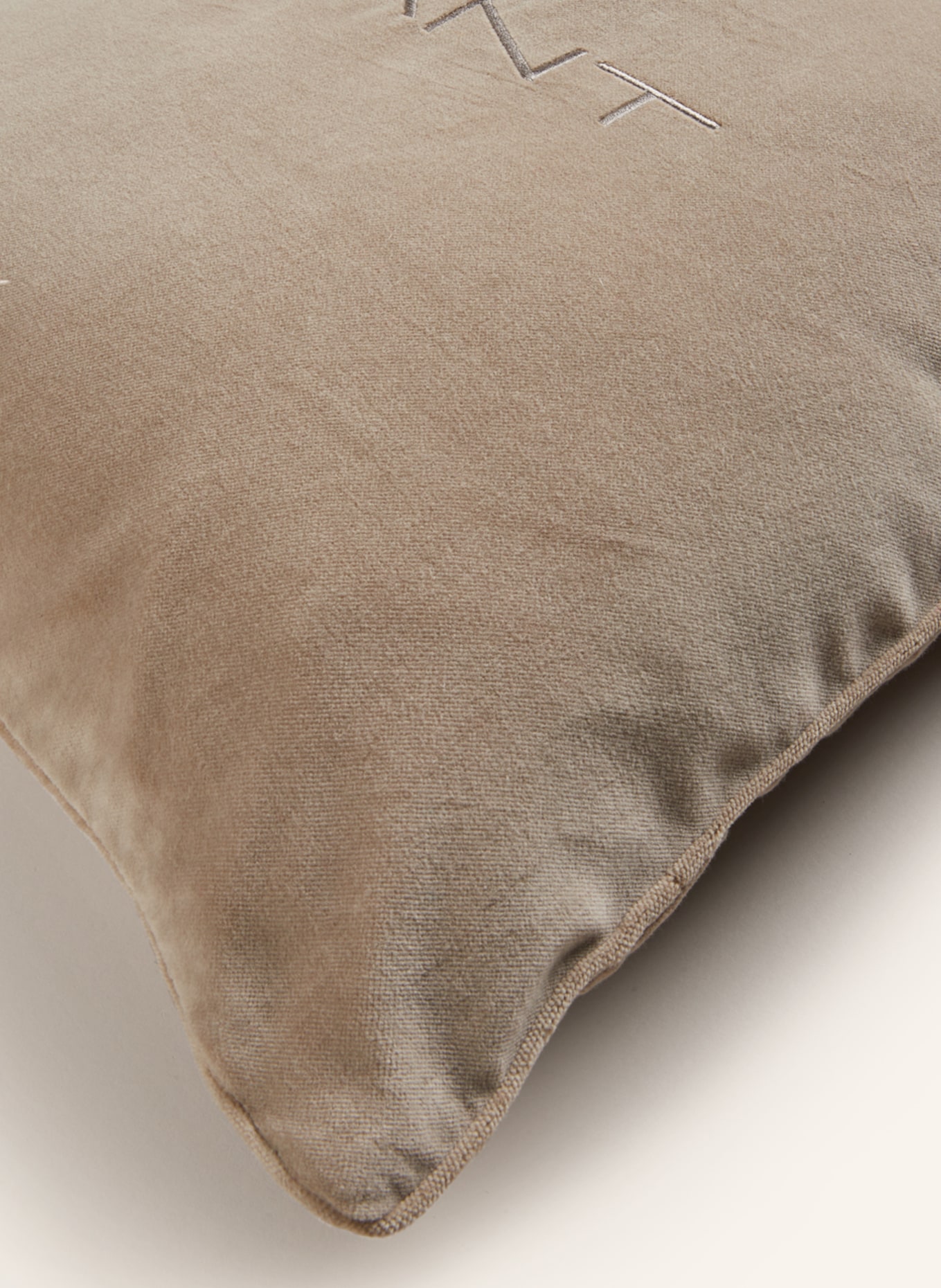 GANT HOME Decorative cushions made of velvet, Color: BEIGE (Image 3)