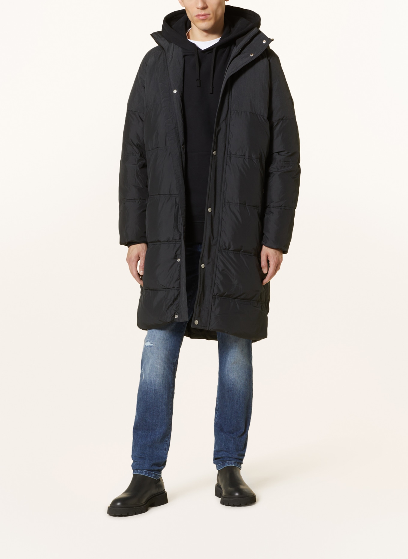 ALPHATAURI Prošívaný kabát ODORU s odnímatelnou kapucí a izolací Primaloft®, Barva: ČERNÁ (Obrázek 2)