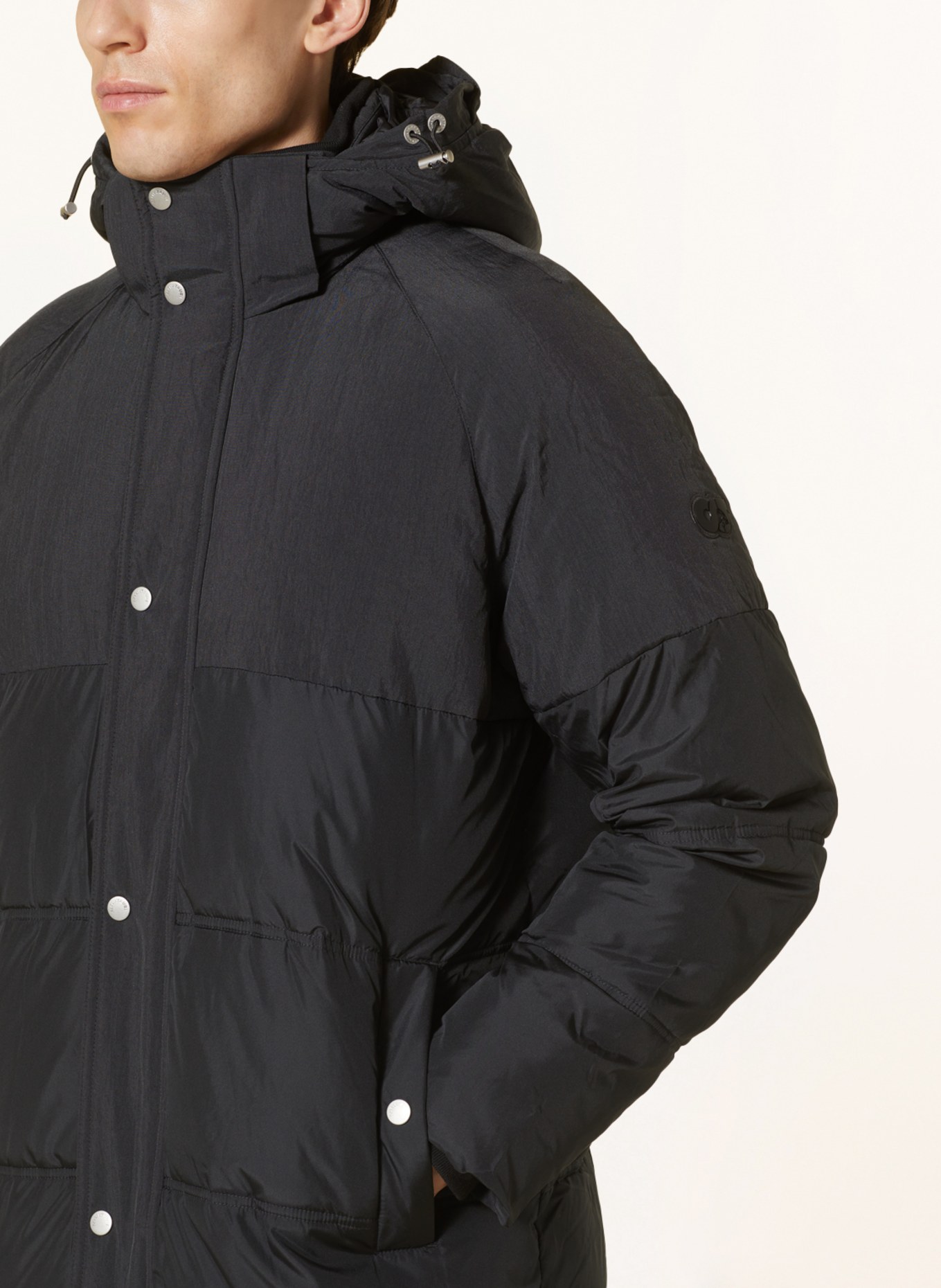ALPHATAURI Prošívaný kabát ODORU s odnímatelnou kapucí a izolací Primaloft®, Barva: ČERNÁ (Obrázek 5)
