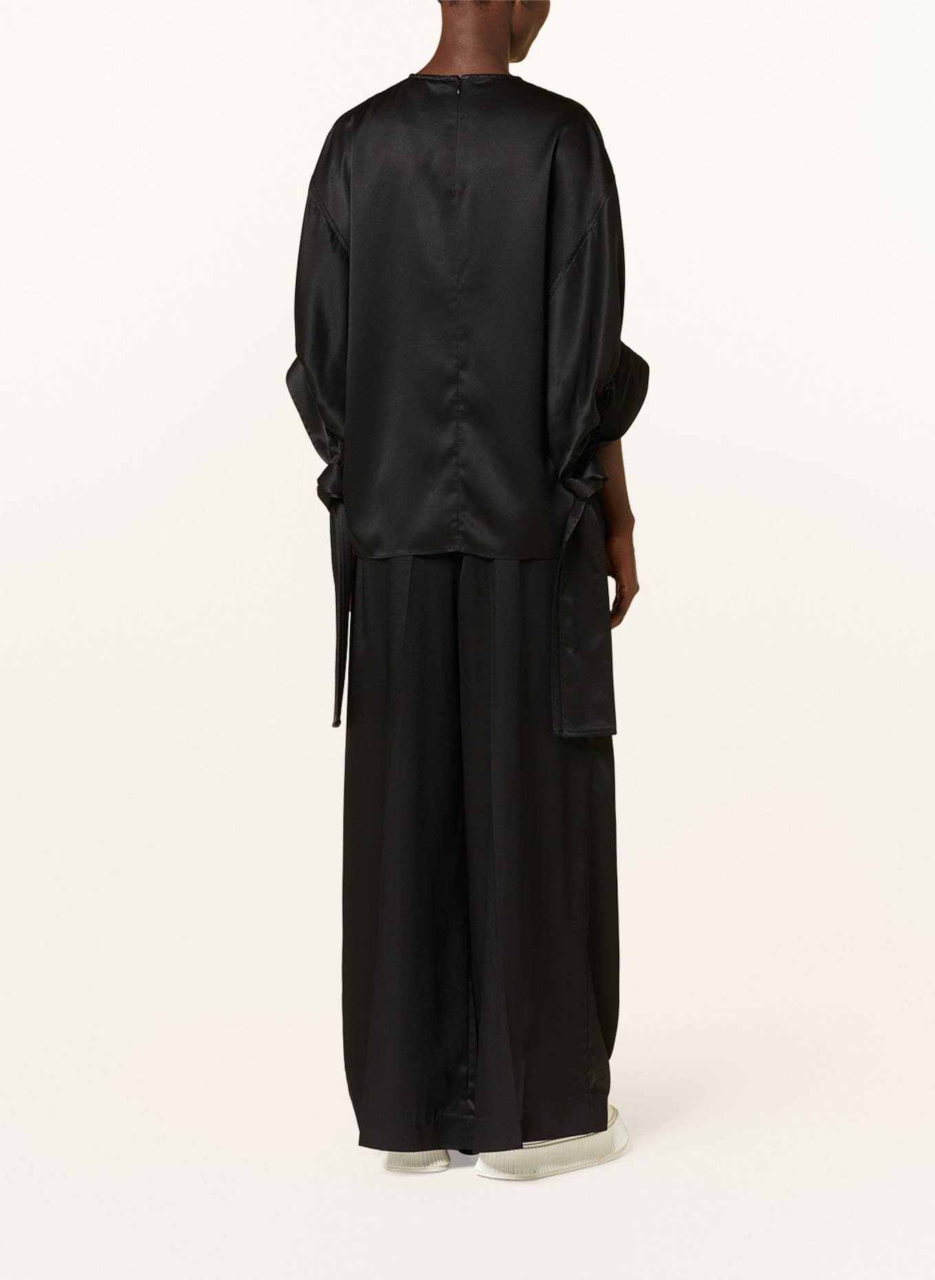 JW ANDERSON Shirt blouse made of satin with 3/4 sleeves, Color: BLACK (Image 3)