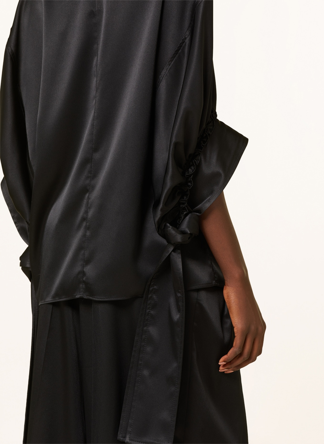 JW ANDERSON Shirt blouse made of satin with 3/4 sleeves, Color: BLACK (Image 4)