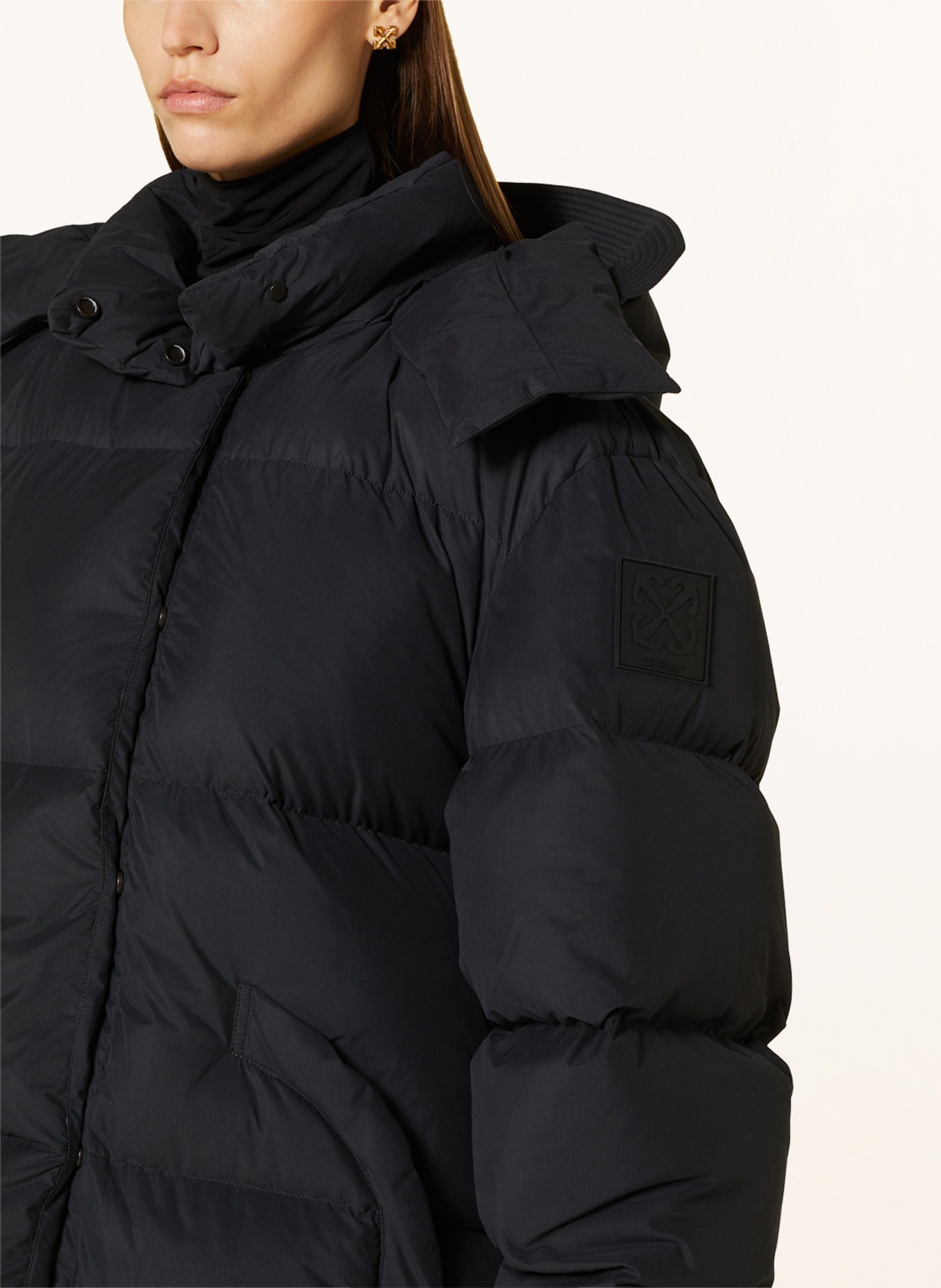 Off-White Péřová bunda s odnímatelnou kapucí, Barva: ČERNÁ (Obrázek 5)