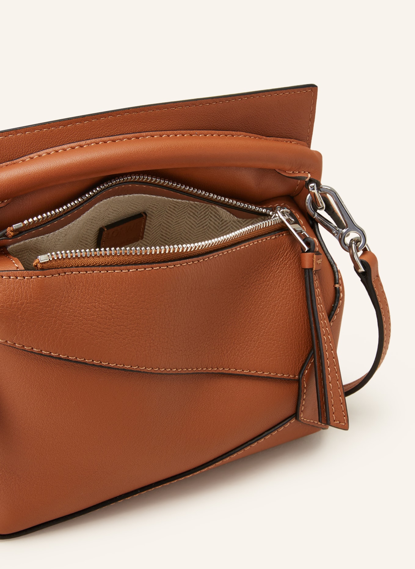 LOEWE Handtasche PUZZLE EDGE MINI, Farbe: COGNAC (Bild 3)